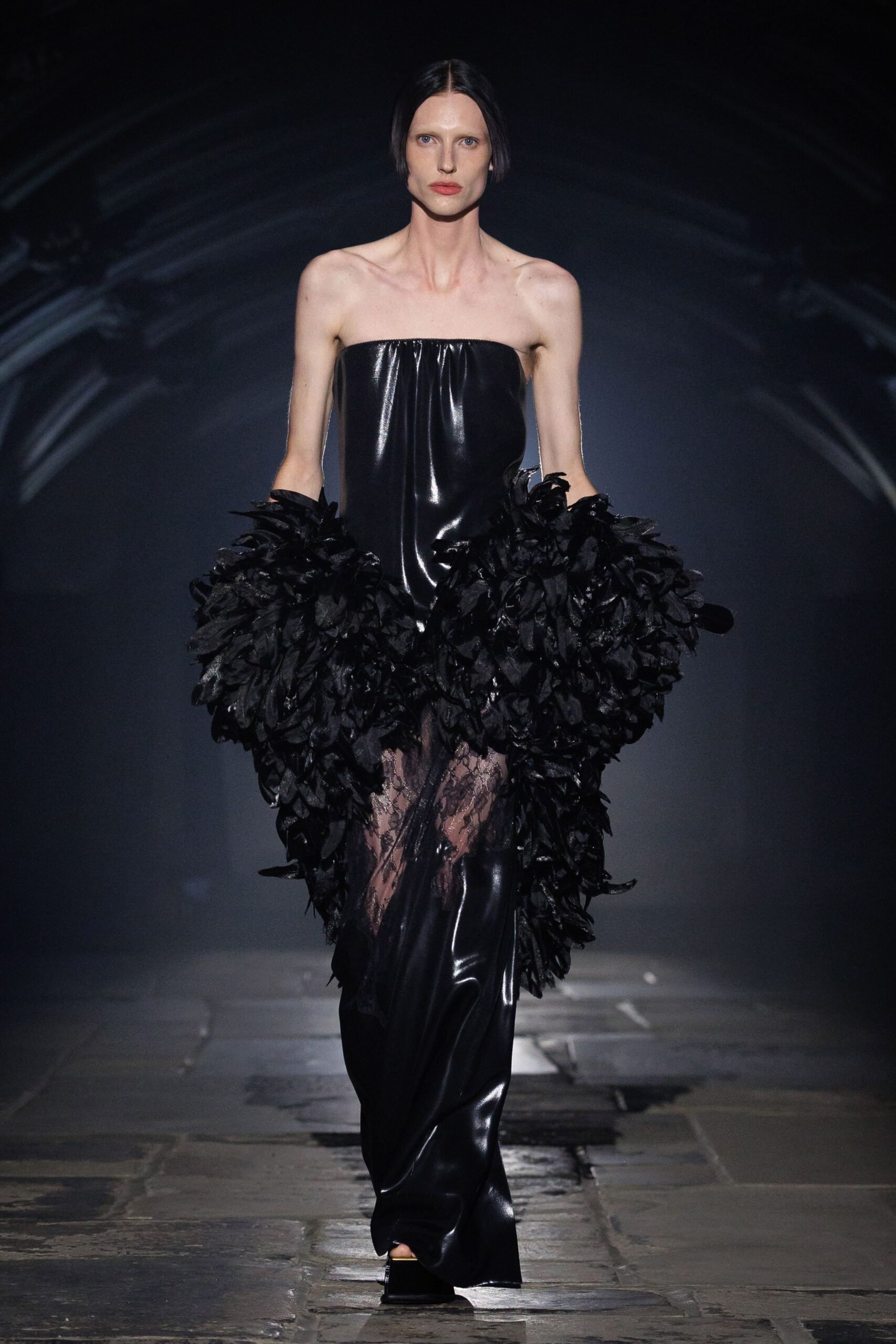 alexander-mcqueen-spring-2027-ready-to-wear-look-46-scaled.jpg