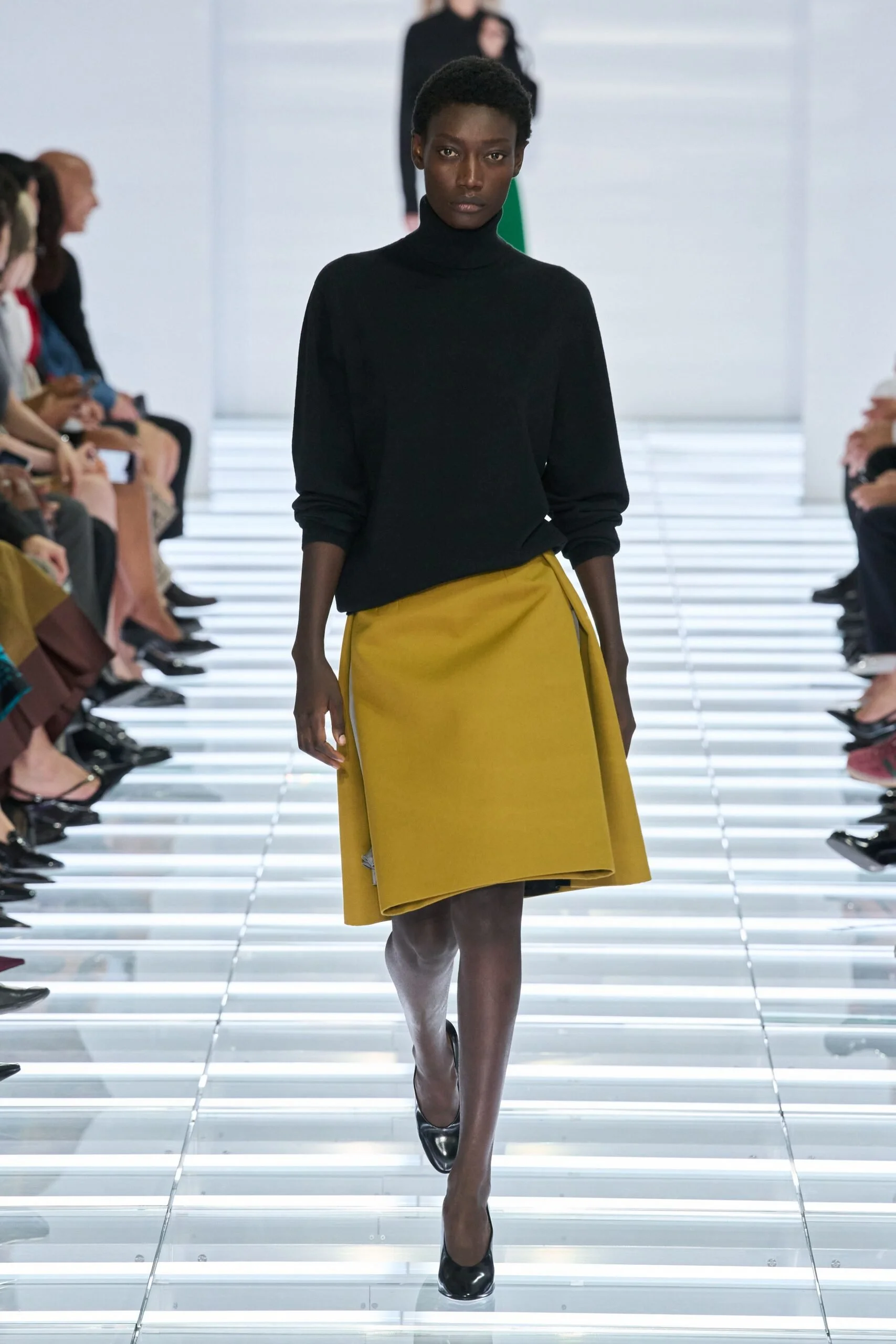 prada-spring-2027-ready-to-wear-look-02-scaled.jpg