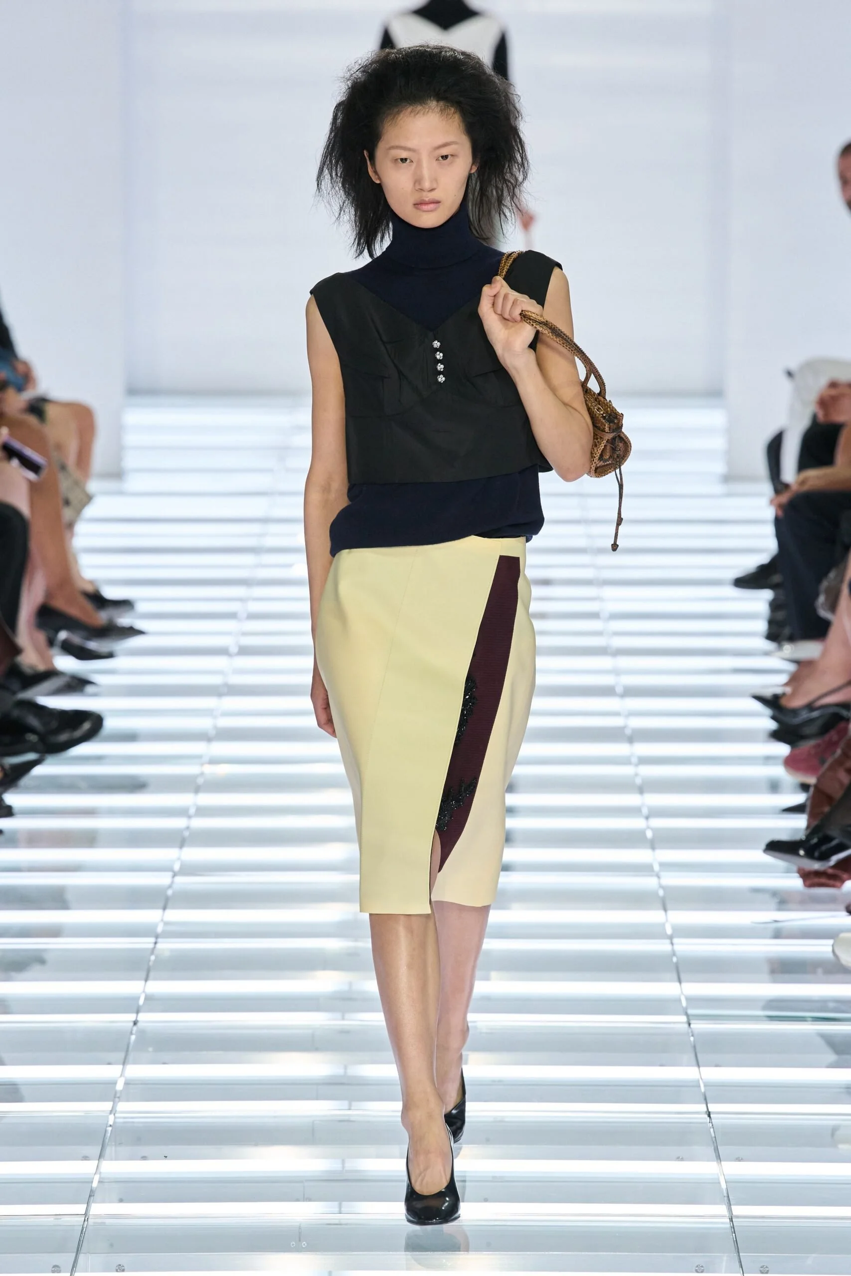 prada-spring-2027-ready-to-wear-look-29-scaled.jpg