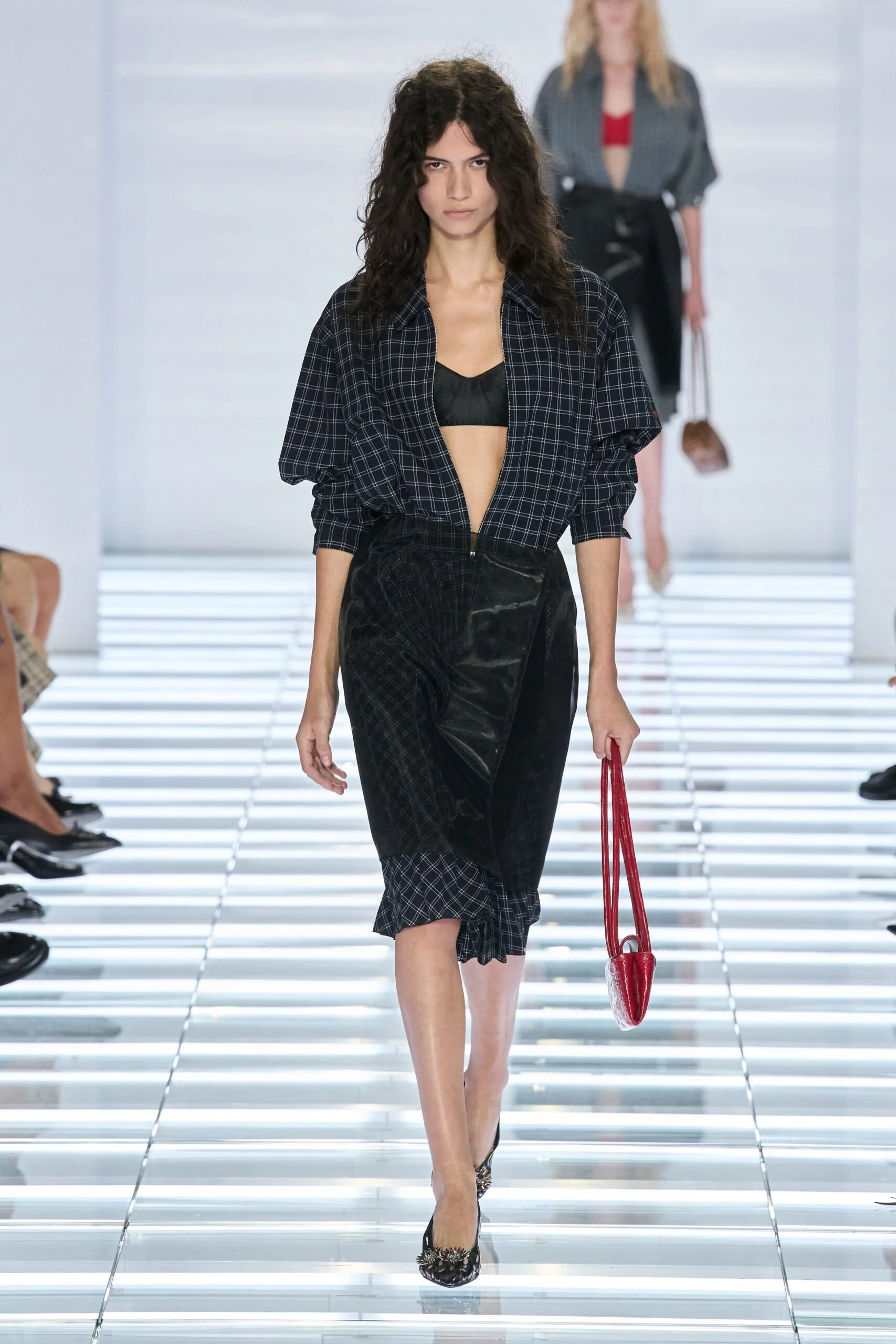 prada-spring-2027-ready-to-wear-look-43-scaled.jpg