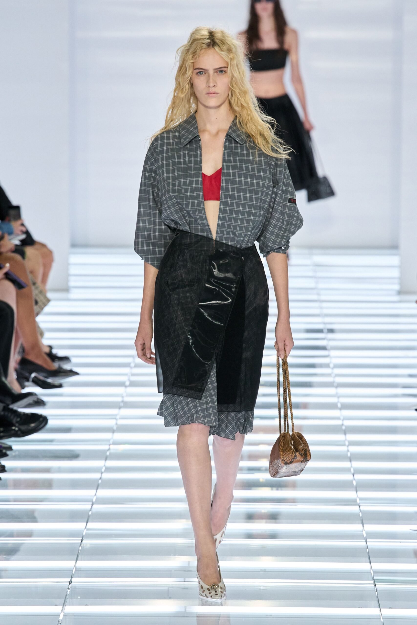 prada-spring-2027-ready-to-wear-look-44-scaled.jpg