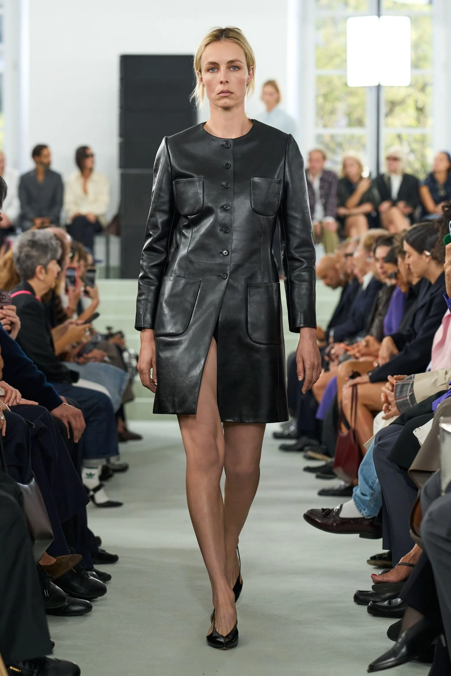 jil-sander-spring-2027-ready-to-wear-look-01-scaled.jpg