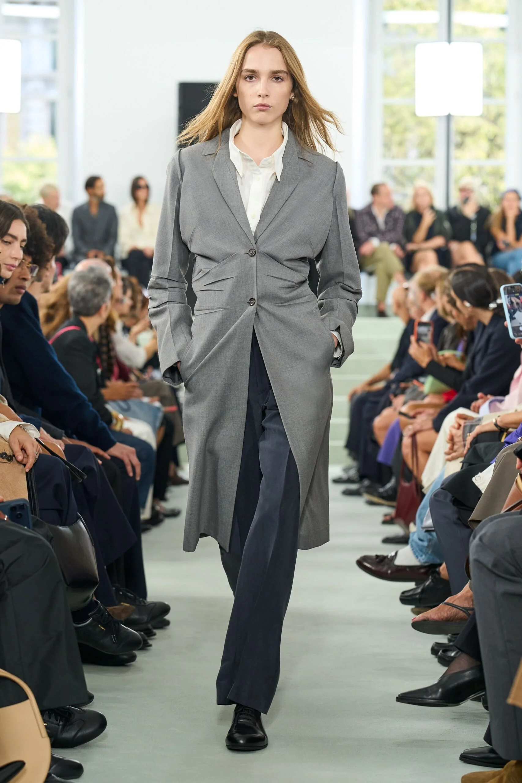 jil-sander-spring-2027-ready-to-wear-look-24-scaled.jpg