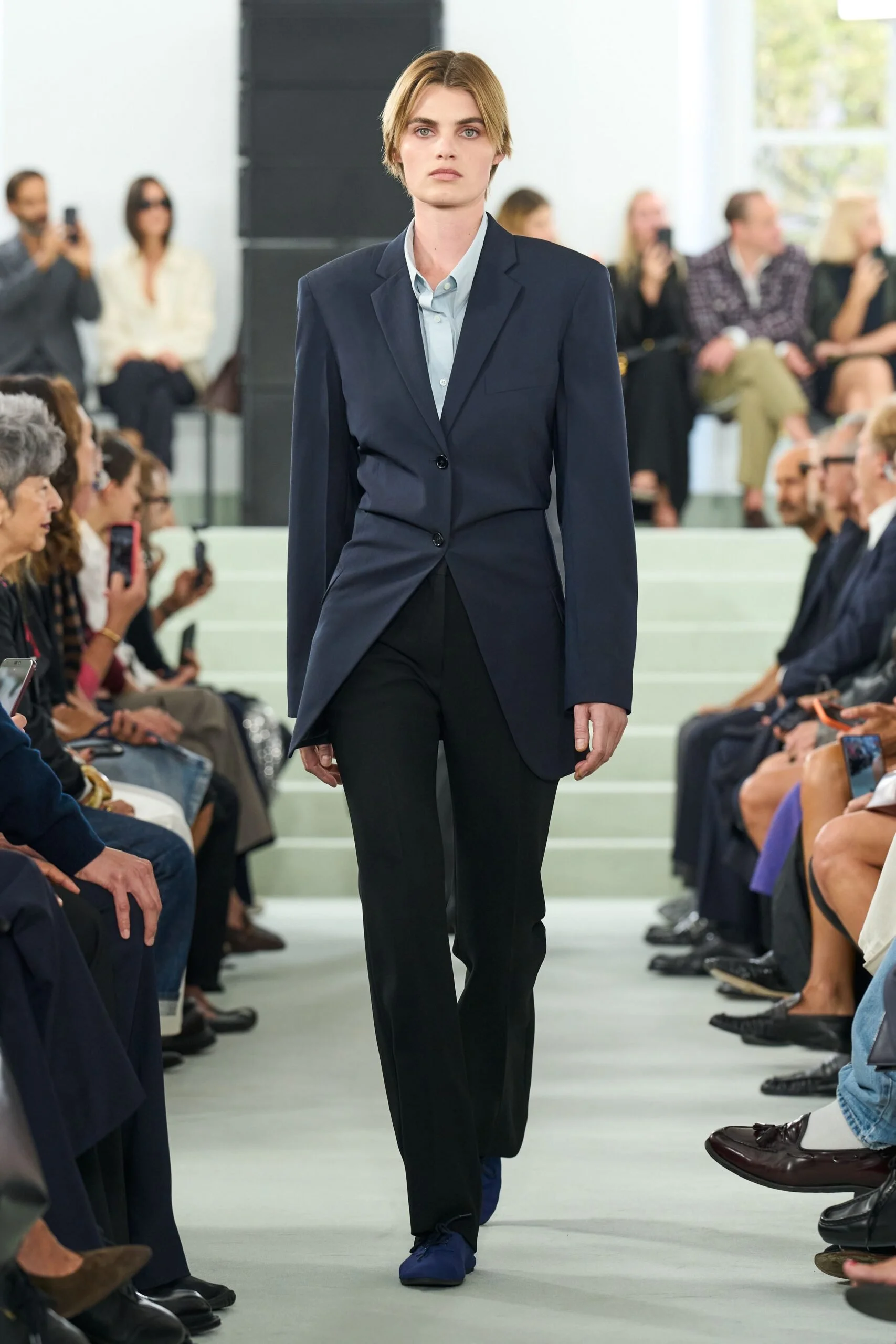 jil-sander-spring-2027-ready-to-wear-look-30-scaled.jpg