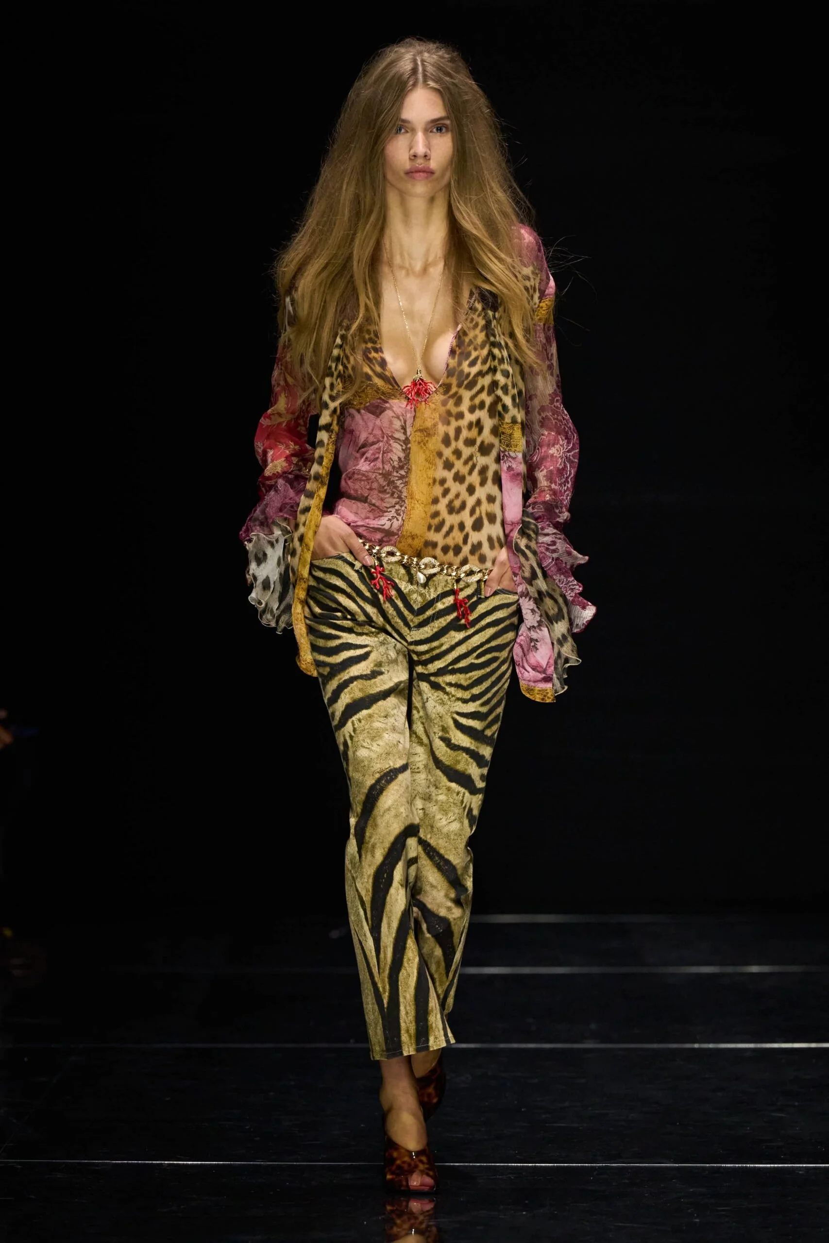 roberto-cavalli-spring-2027-ready-to-wear-look-06-scaled.jpg