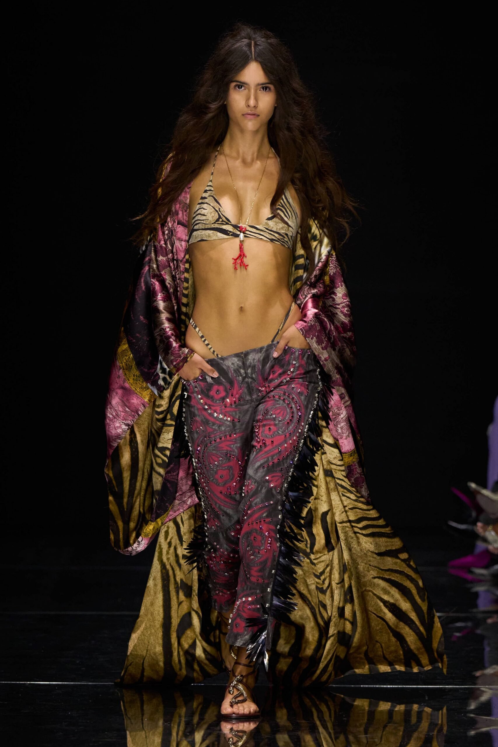 roberto-cavalli-spring-2027-ready-to-wear-look-09-scaled.jpg