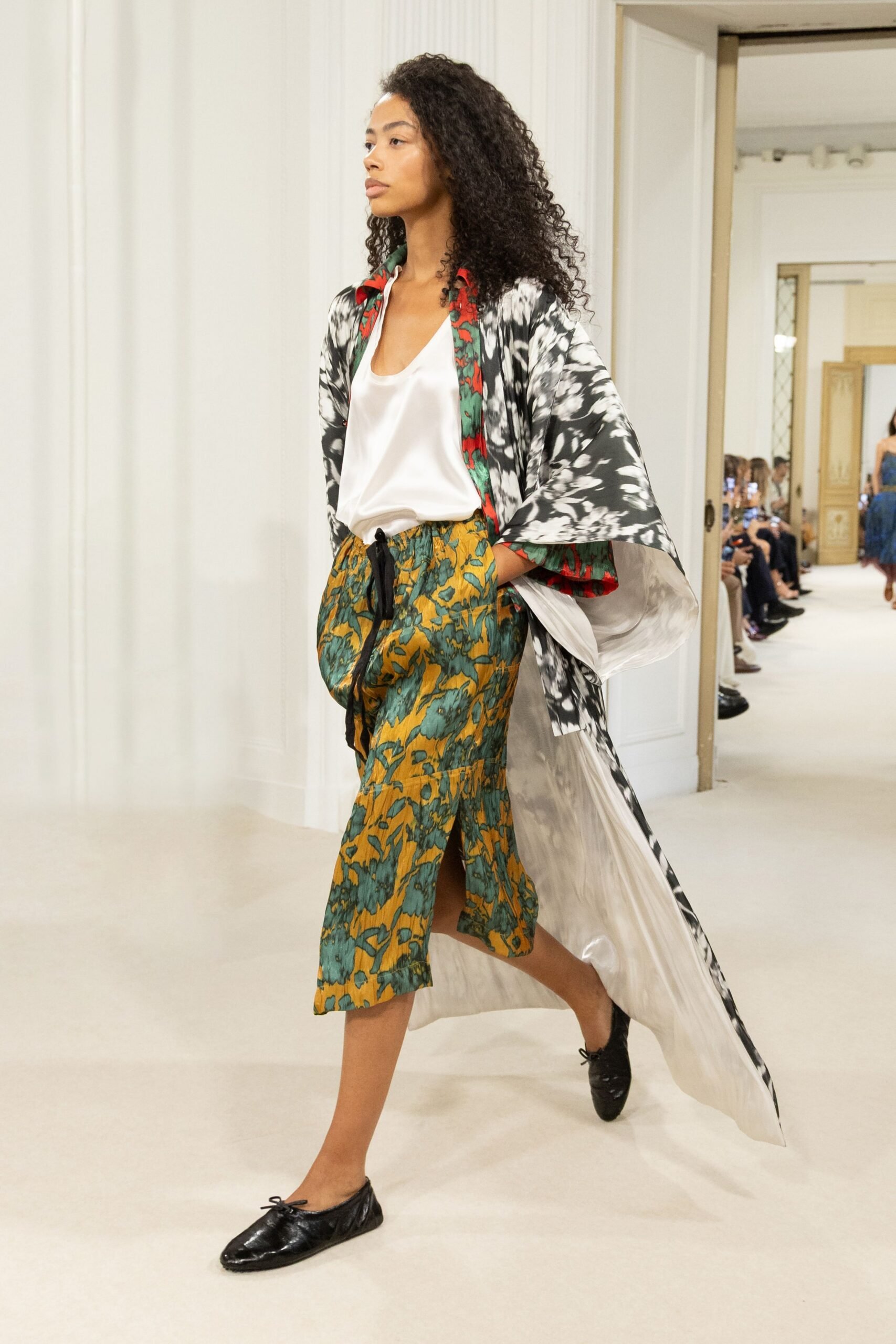 alberta-ferretti-spring-2027-ready-to-wear-look-07-scaled.jpg