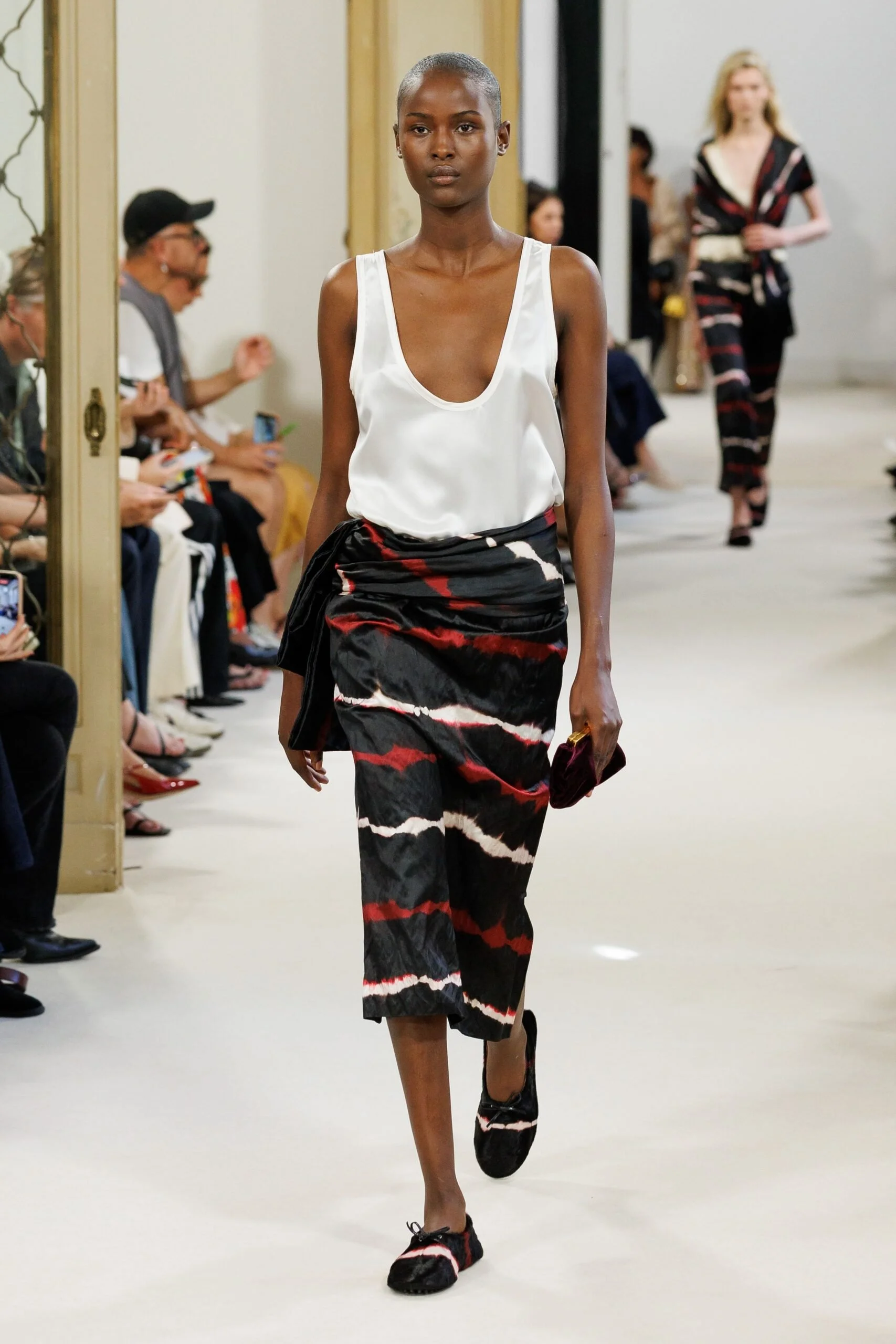 alberta-ferretti-spring-2027-ready-to-wear-look-11-scaled.jpg