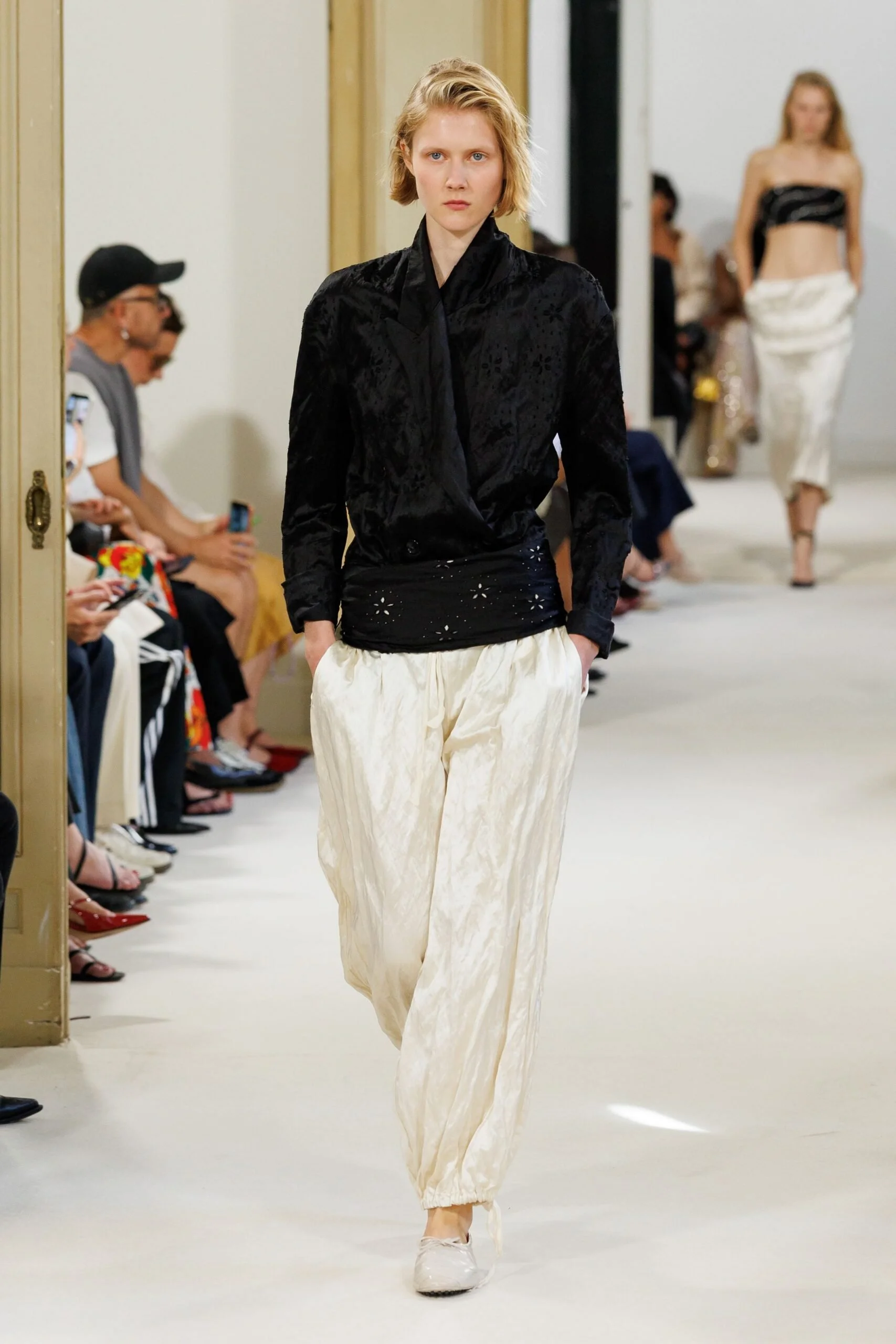 alberta-ferretti-spring-2027-ready-to-wear-look-17-scaled.jpg