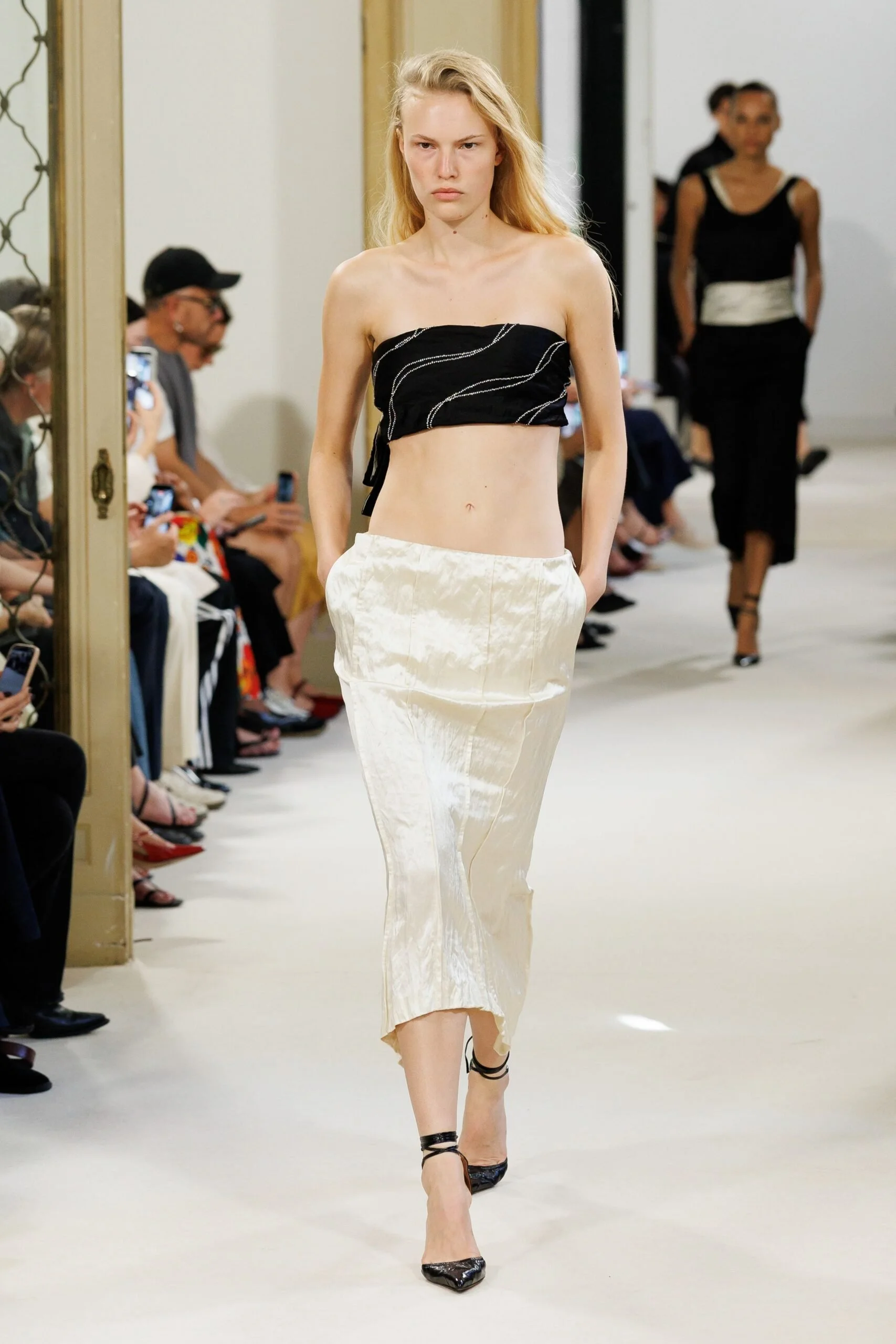 alberta-ferretti-spring-2027-ready-to-wear-look-18-scaled.jpg