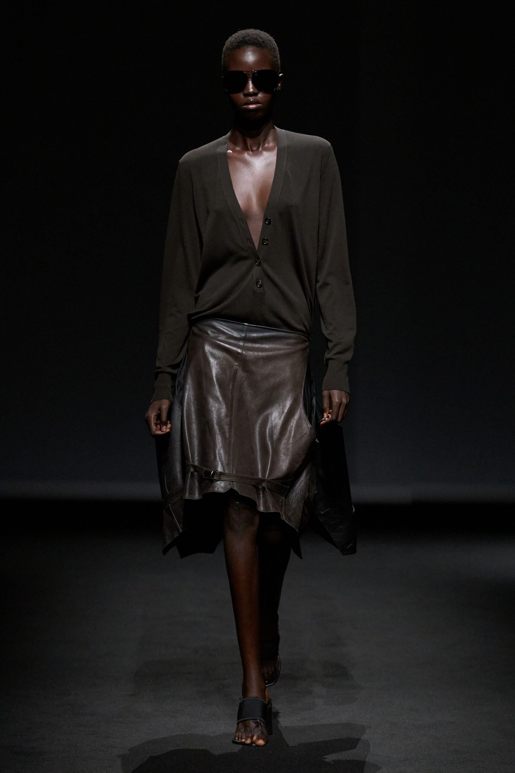 mm6-maison-margiela-spring-2027-ready-to-wear-look-03-scaled.jpg