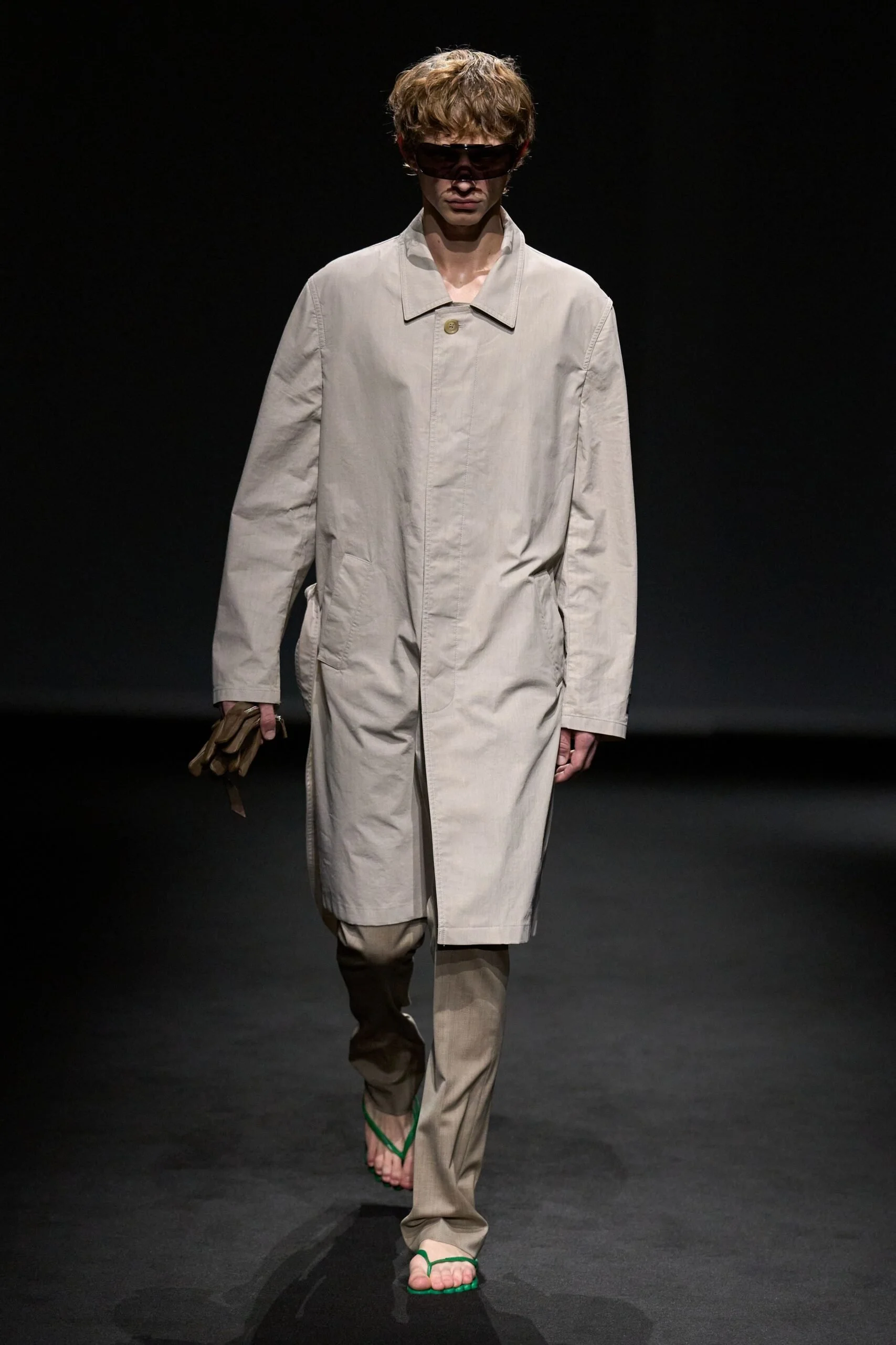 mm6-maison-margiela-spring-2027-ready-to-wear-look-04-scaled.jpg