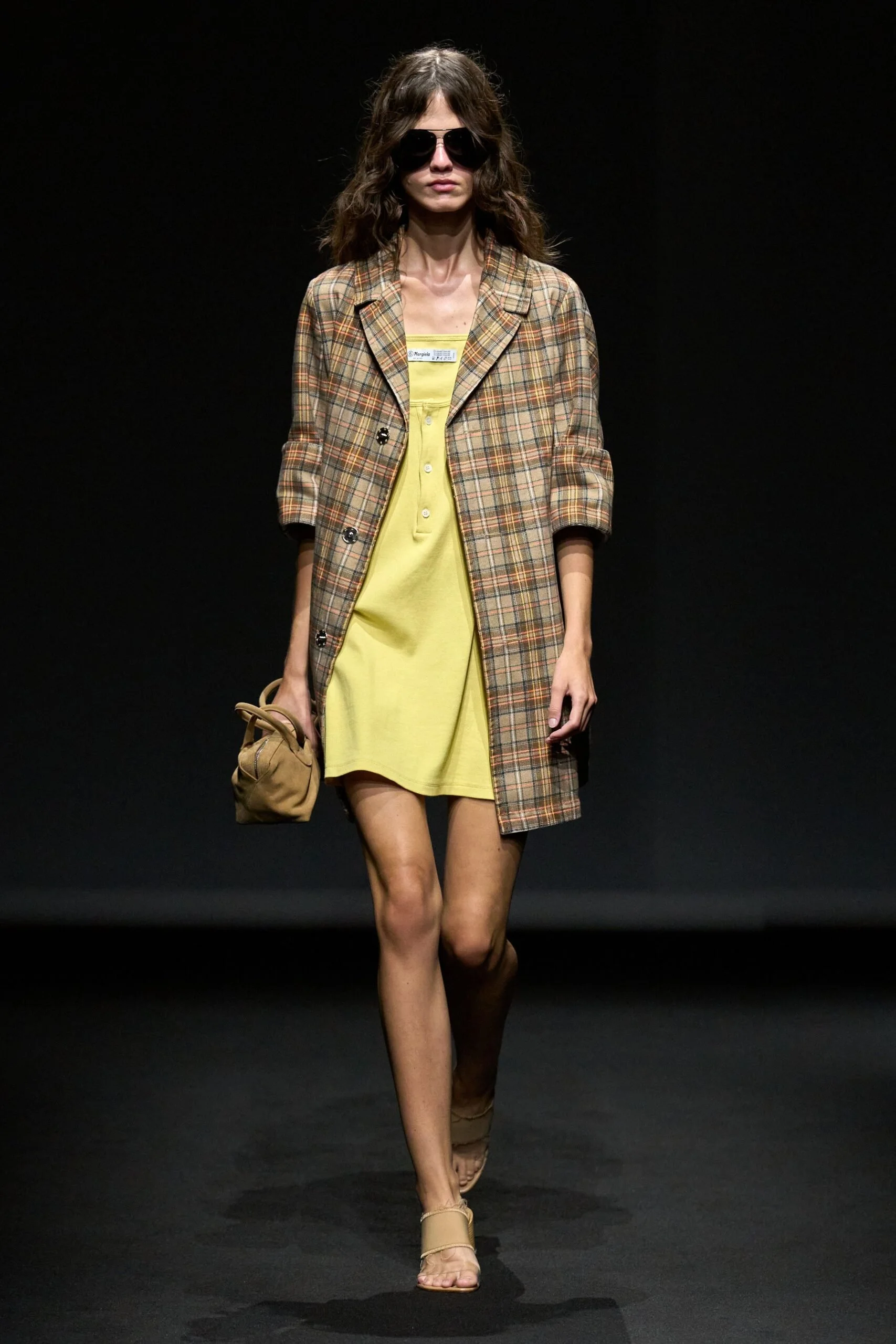 mm6-maison-margiela-spring-2027-ready-to-wear-look-09-scaled.jpg