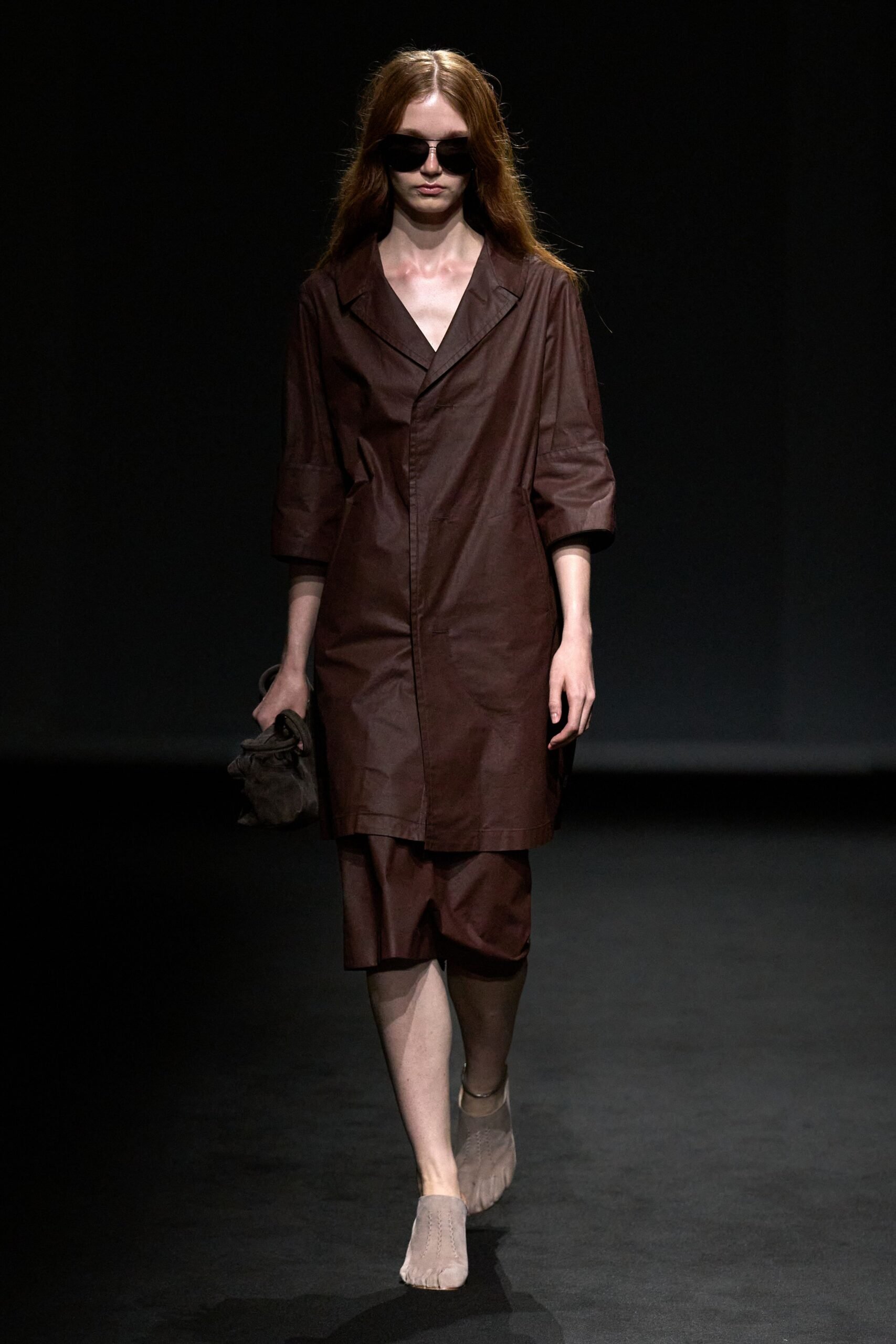 mm6-maison-margiela-spring-2027-ready-to-wear-look-12-scaled.jpg