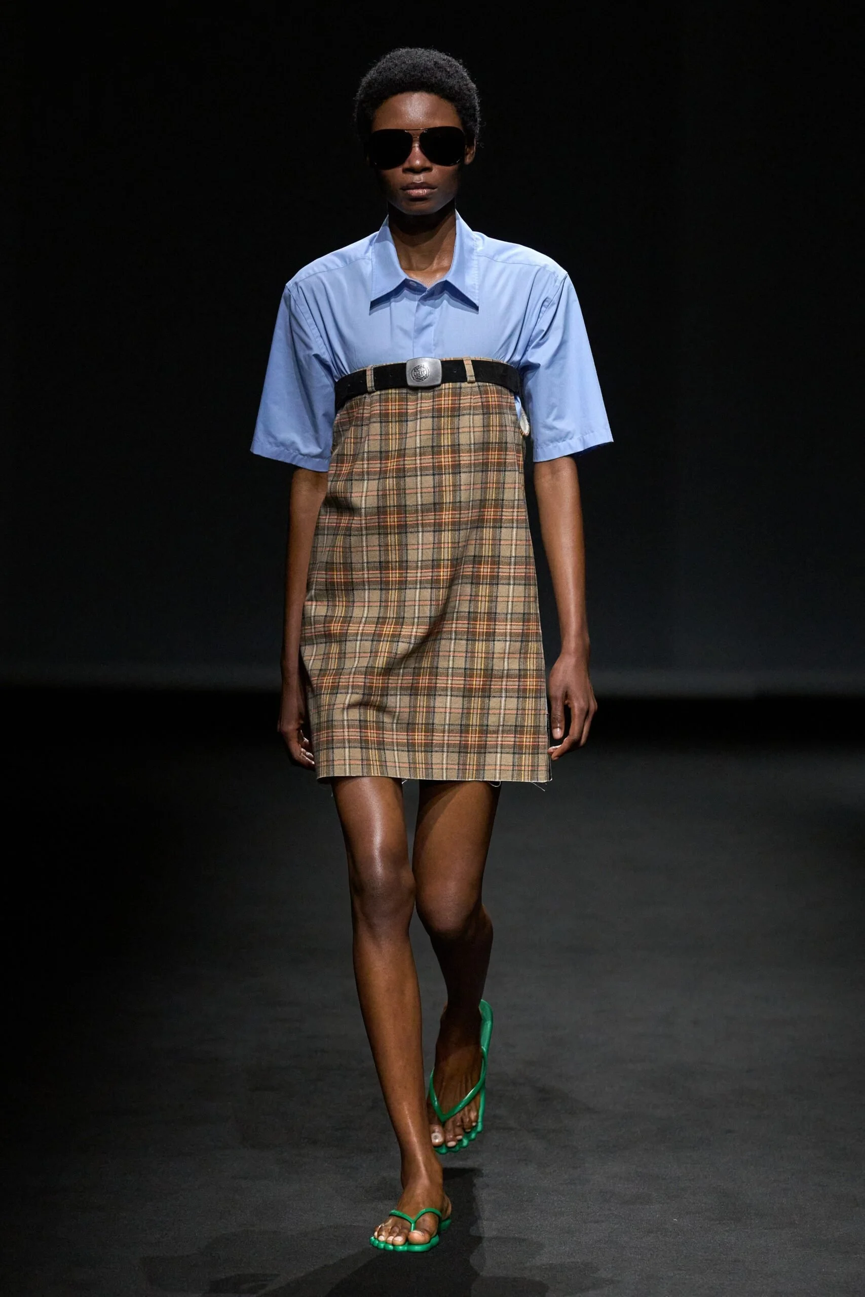 mm6-maison-margiela-spring-2027-ready-to-wear-look-16-scaled.jpg
