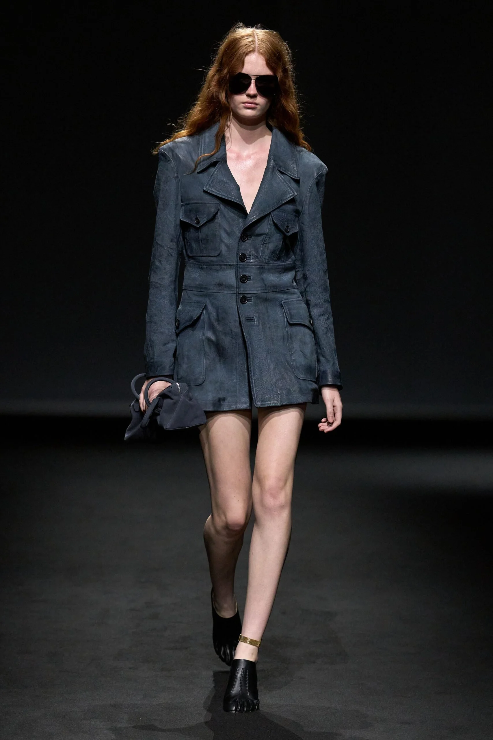 mm6-maison-margiela-spring-2027-ready-to-wear-look-33-scaled.jpg