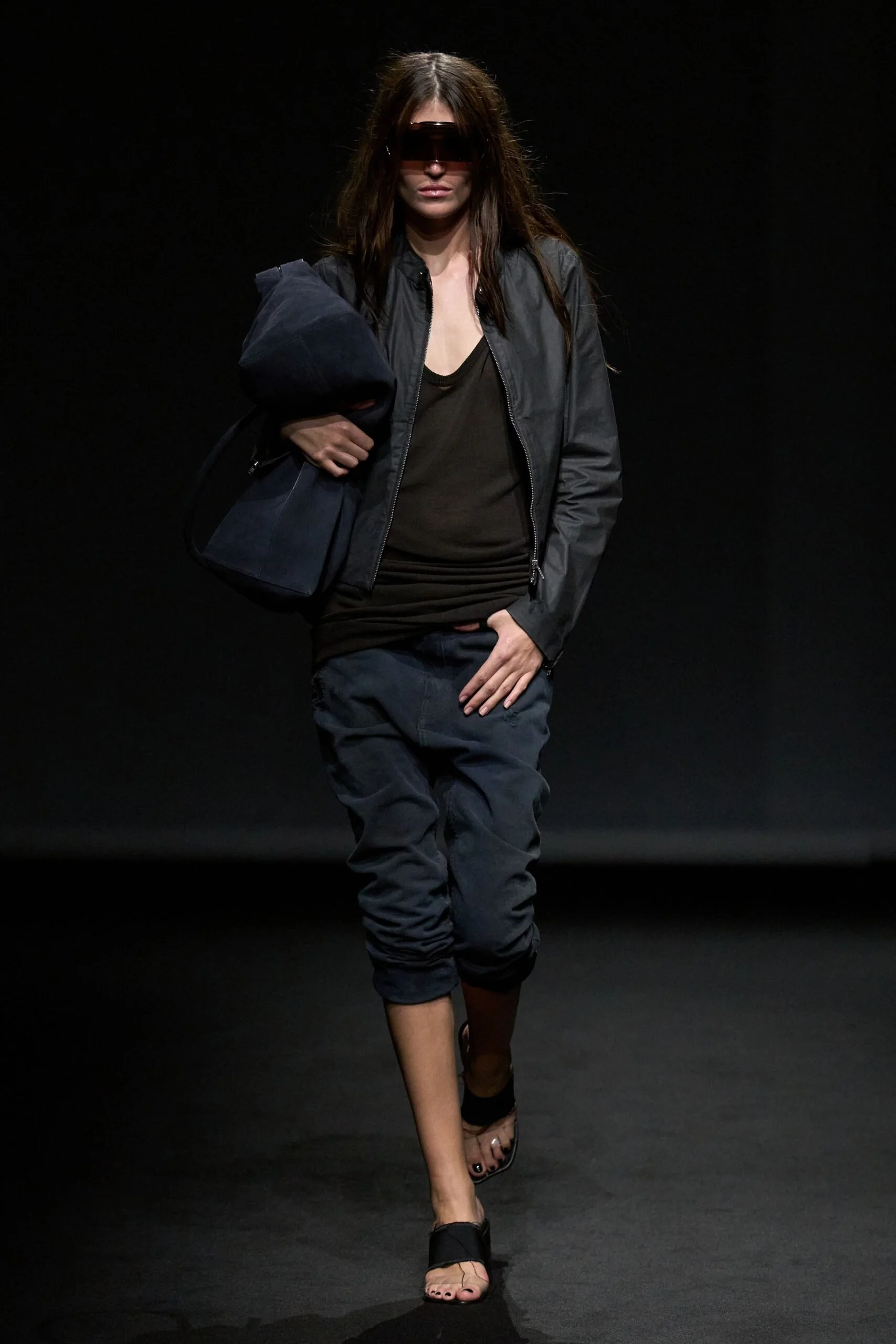 mm6-maison-margiela-spring-2027-ready-to-wear-look-35-scaled.jpg