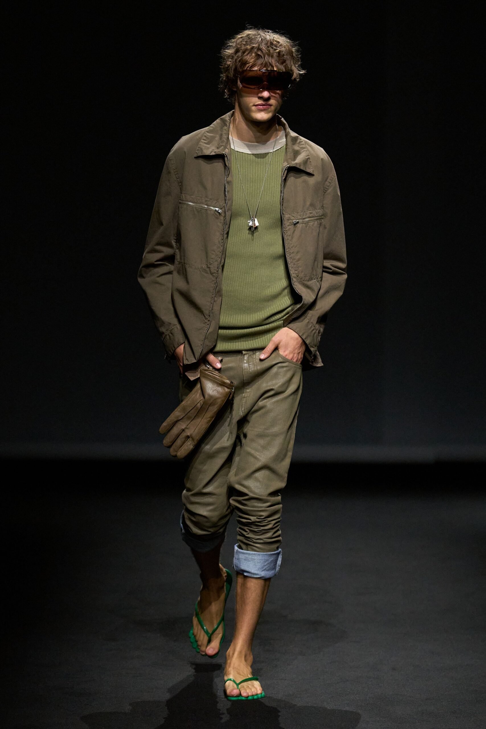 mm6-maison-margiela-spring-2027-ready-to-wear-look-37-scaled.jpg