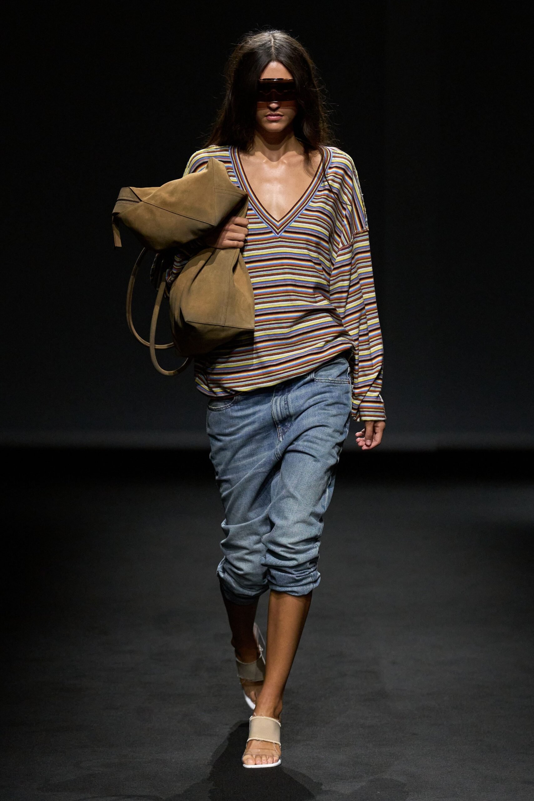 mm6-maison-margiela-spring-2027-ready-to-wear-look-40-scaled.jpg
