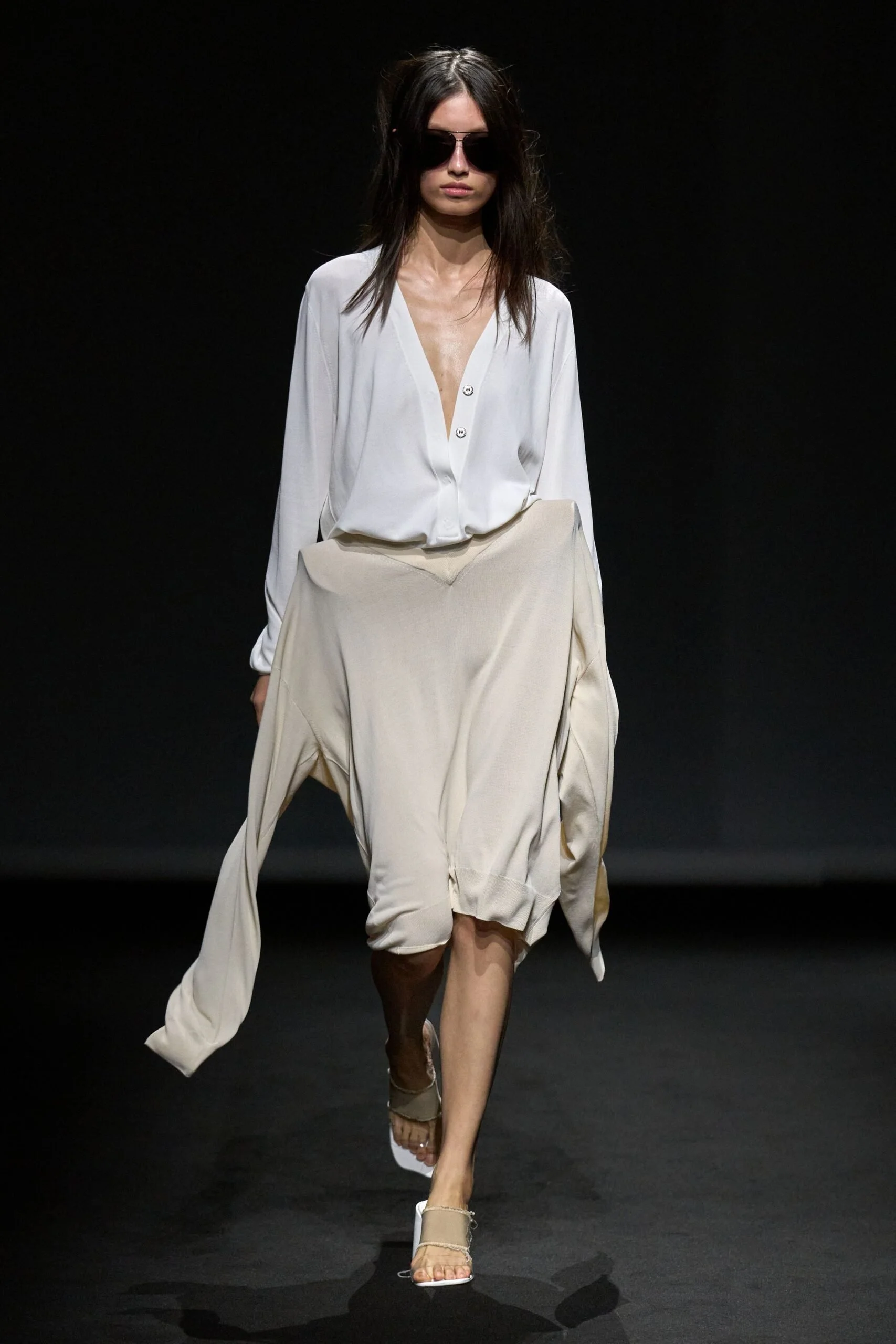 mm6-maison-margiela-spring-2027-ready-to-wear-look-43-scaled.jpg