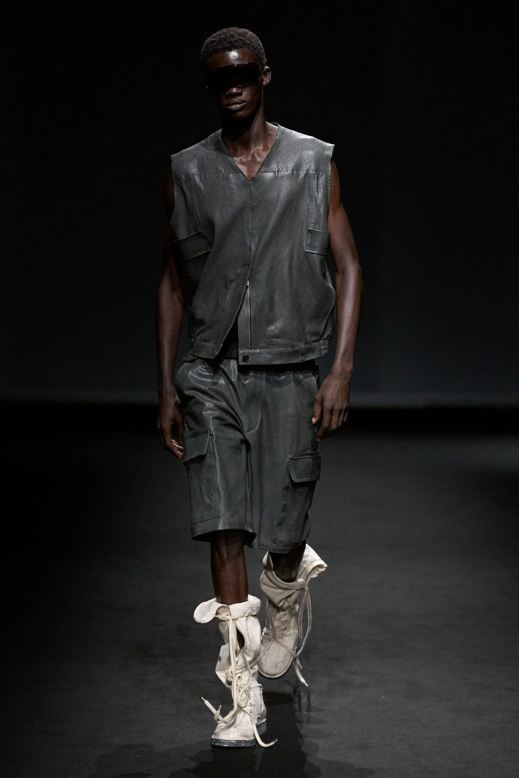 mm6-maison-margiela-spring-2027-ready-to-wear-look-44-scaled.jpg
