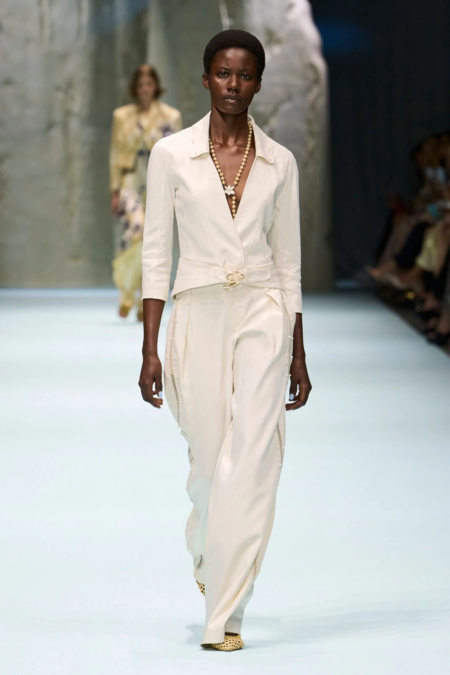 genny-spring-2027-ready-to-wear-look-16-scaled.jpg