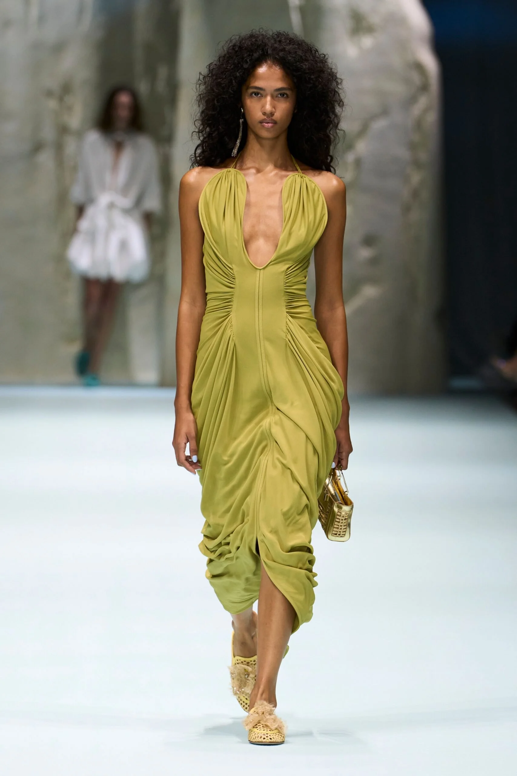 genny-spring-2027-ready-to-wear-look-18-scaled.jpg