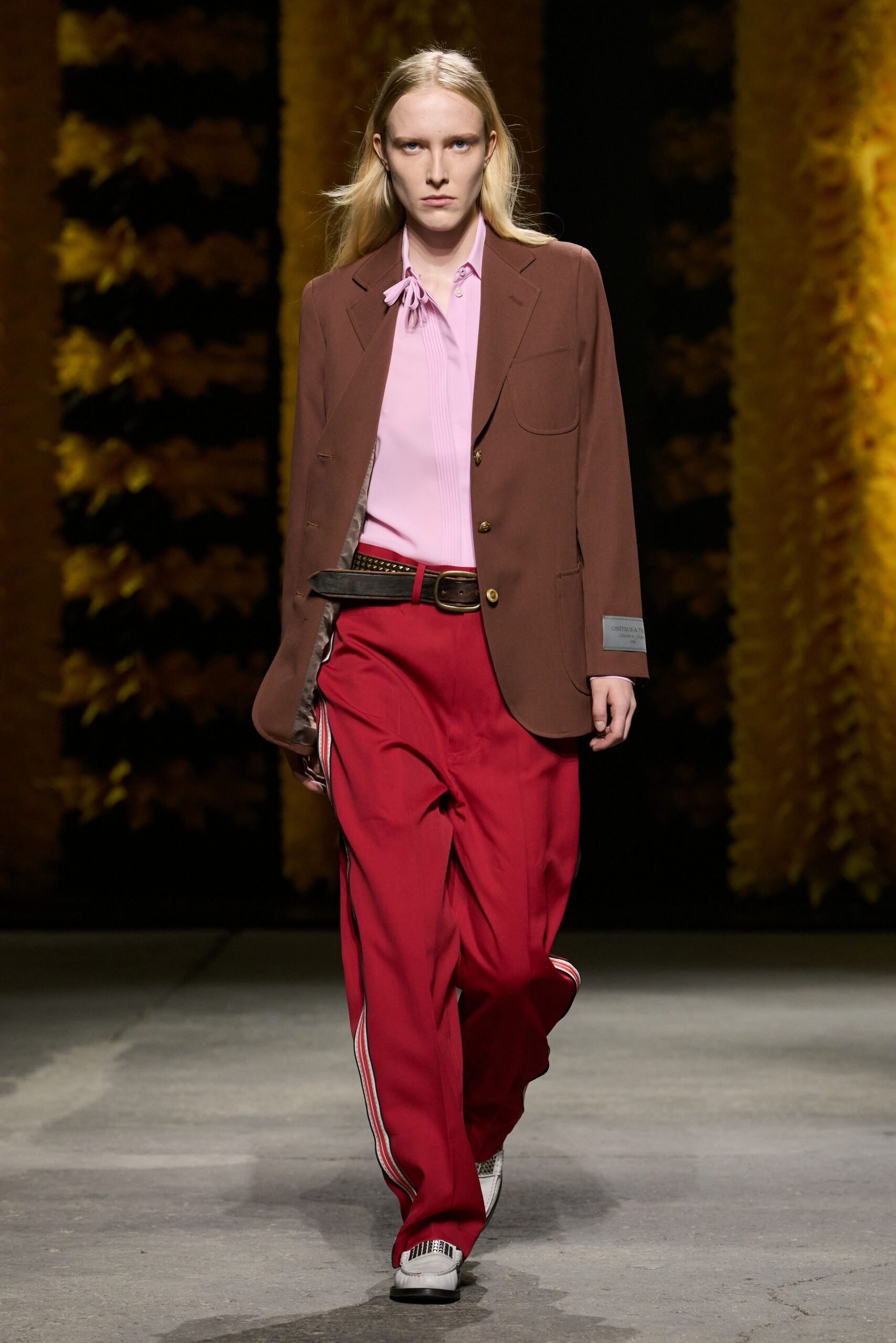 onitsuka-tiger-spring-2027-ready-to-wear-look-02-scaled.jpg