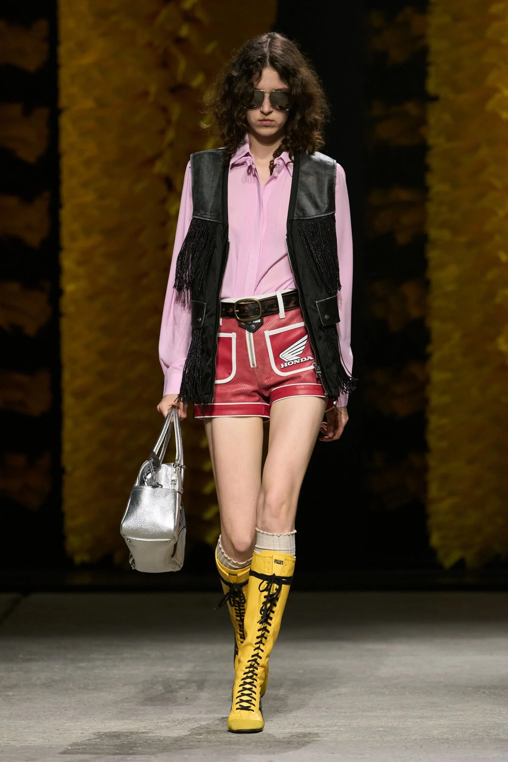 onitsuka-tiger-spring-2027-ready-to-wear-look-05-scaled.jpg