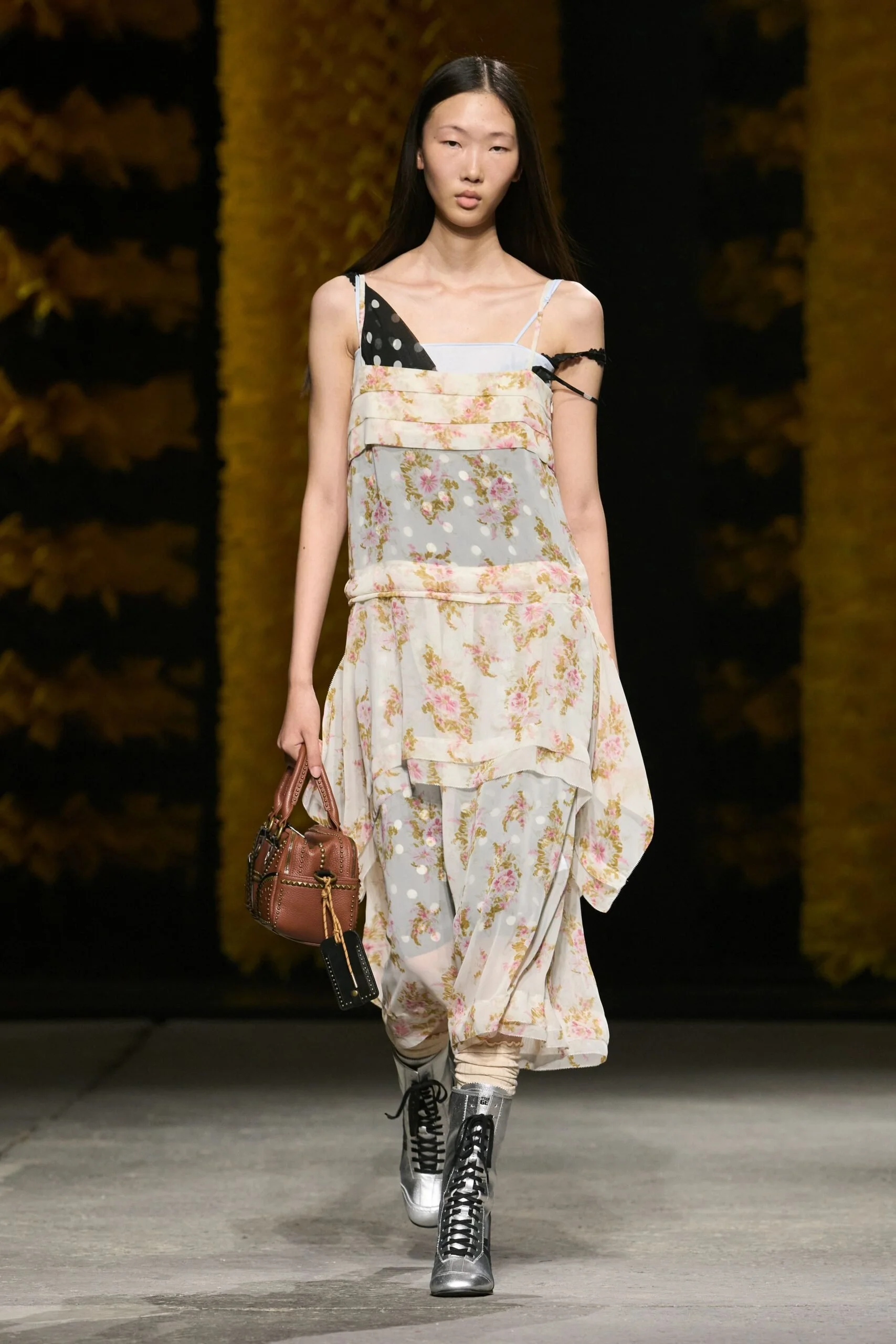 onitsuka-tiger-spring-2027-ready-to-wear-look-29-scaled.jpg