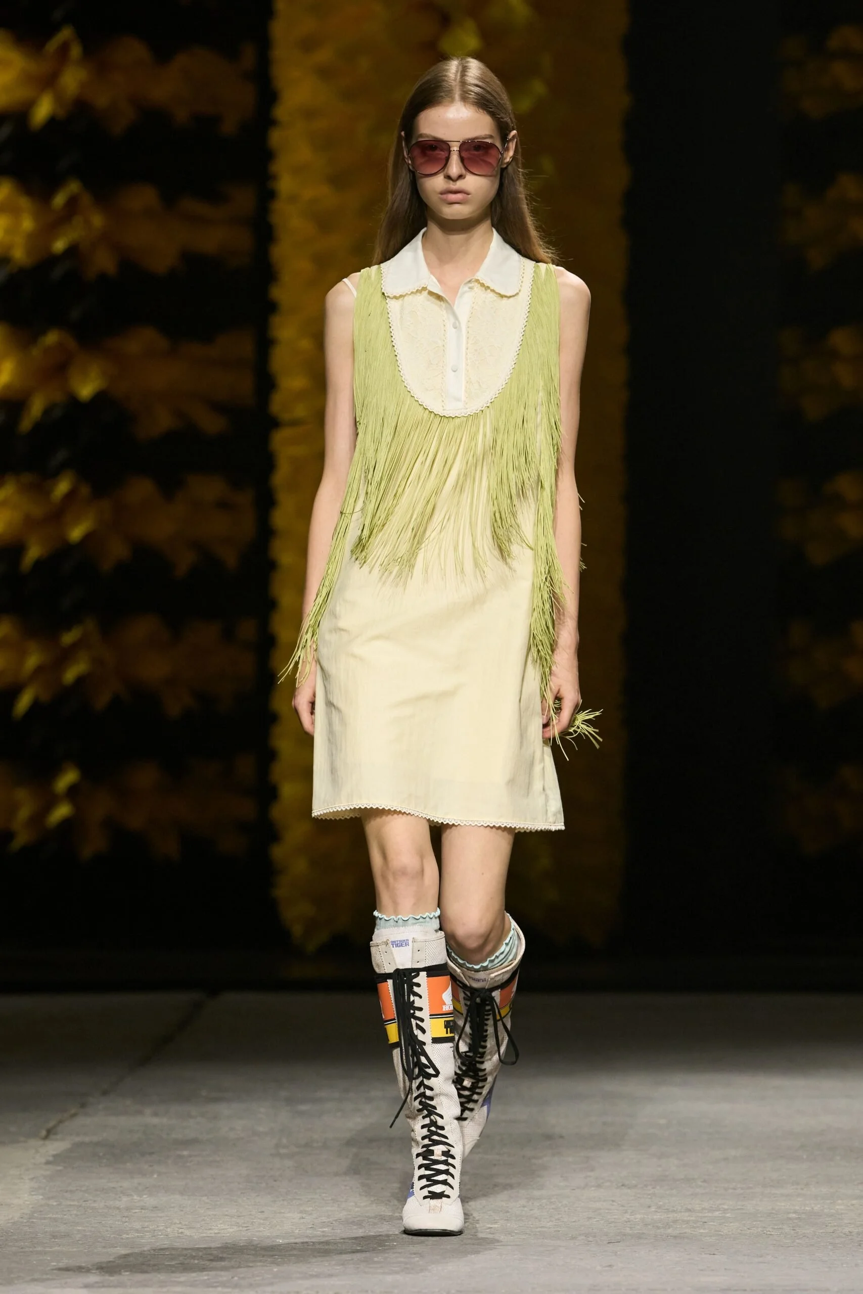 onitsuka-tiger-spring-2027-ready-to-wear-look-30-scaled.jpg