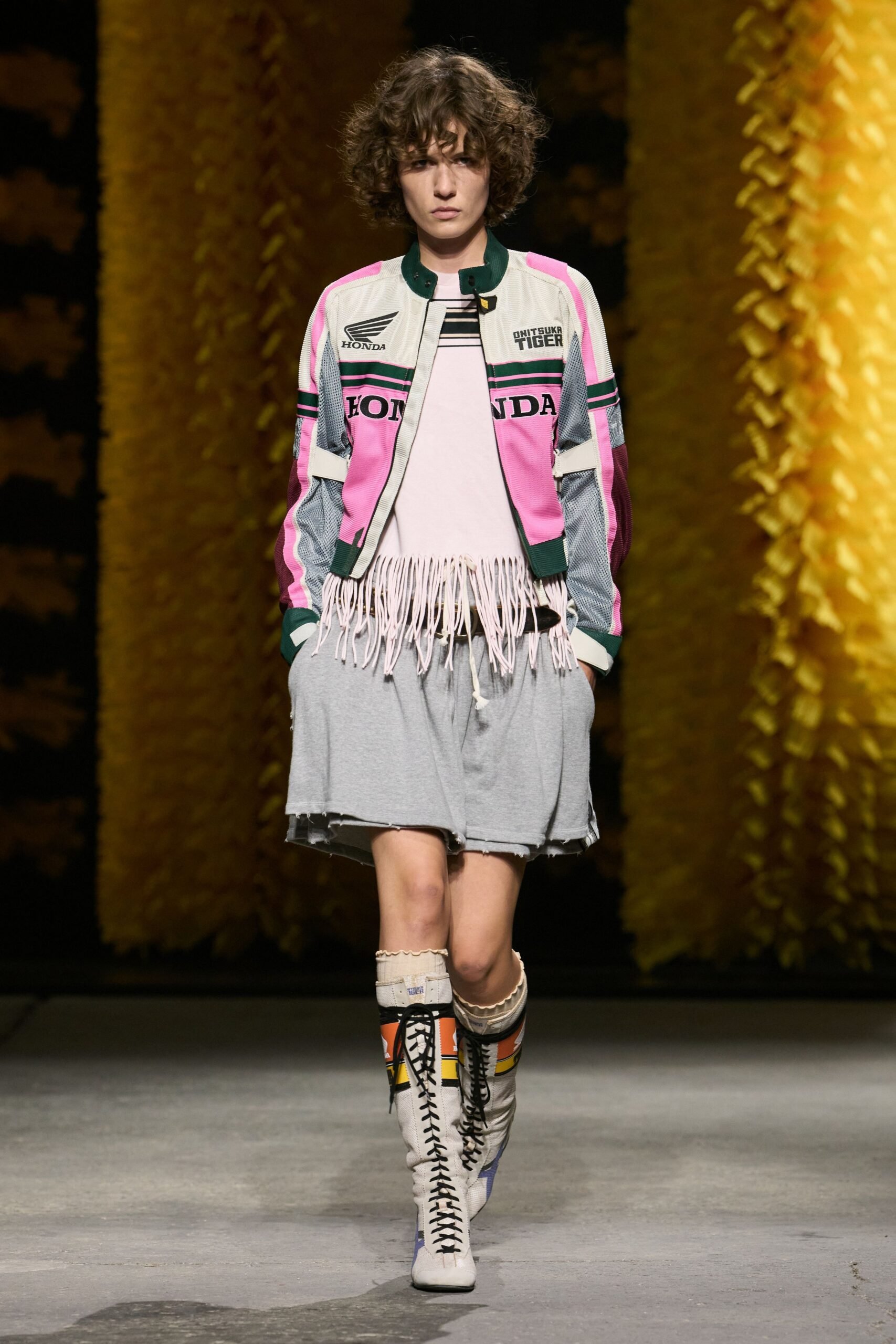 onitsuka-tiger-spring-2027-ready-to-wear-look-33-scaled.jpg