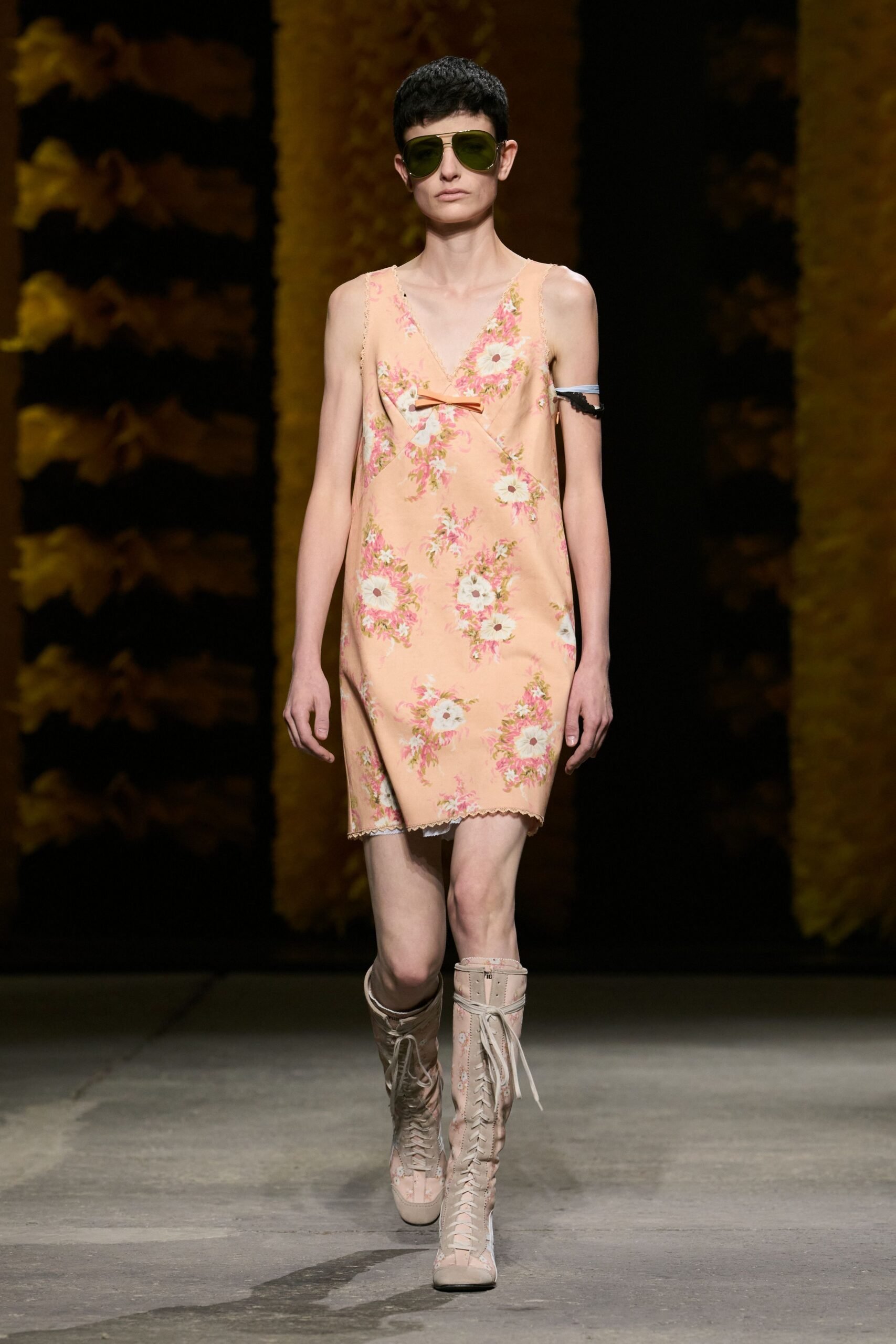 onitsuka-tiger-spring-2027-ready-to-wear-look-34-scaled.jpg