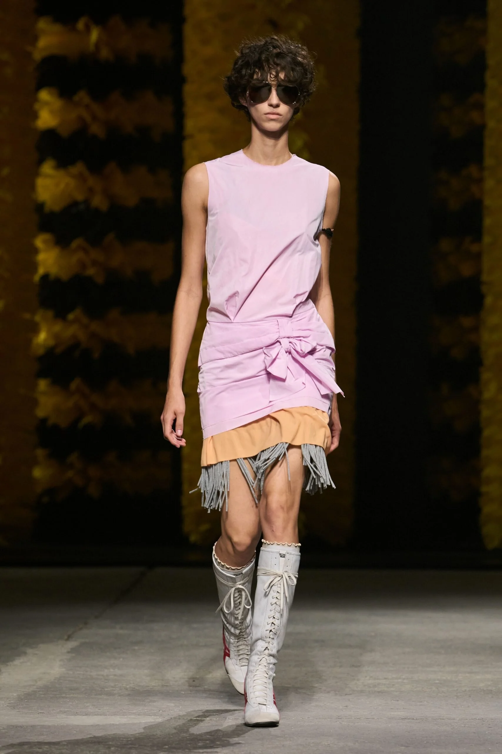 onitsuka-tiger-spring-2027-ready-to-wear-look-45-scaled.jpg