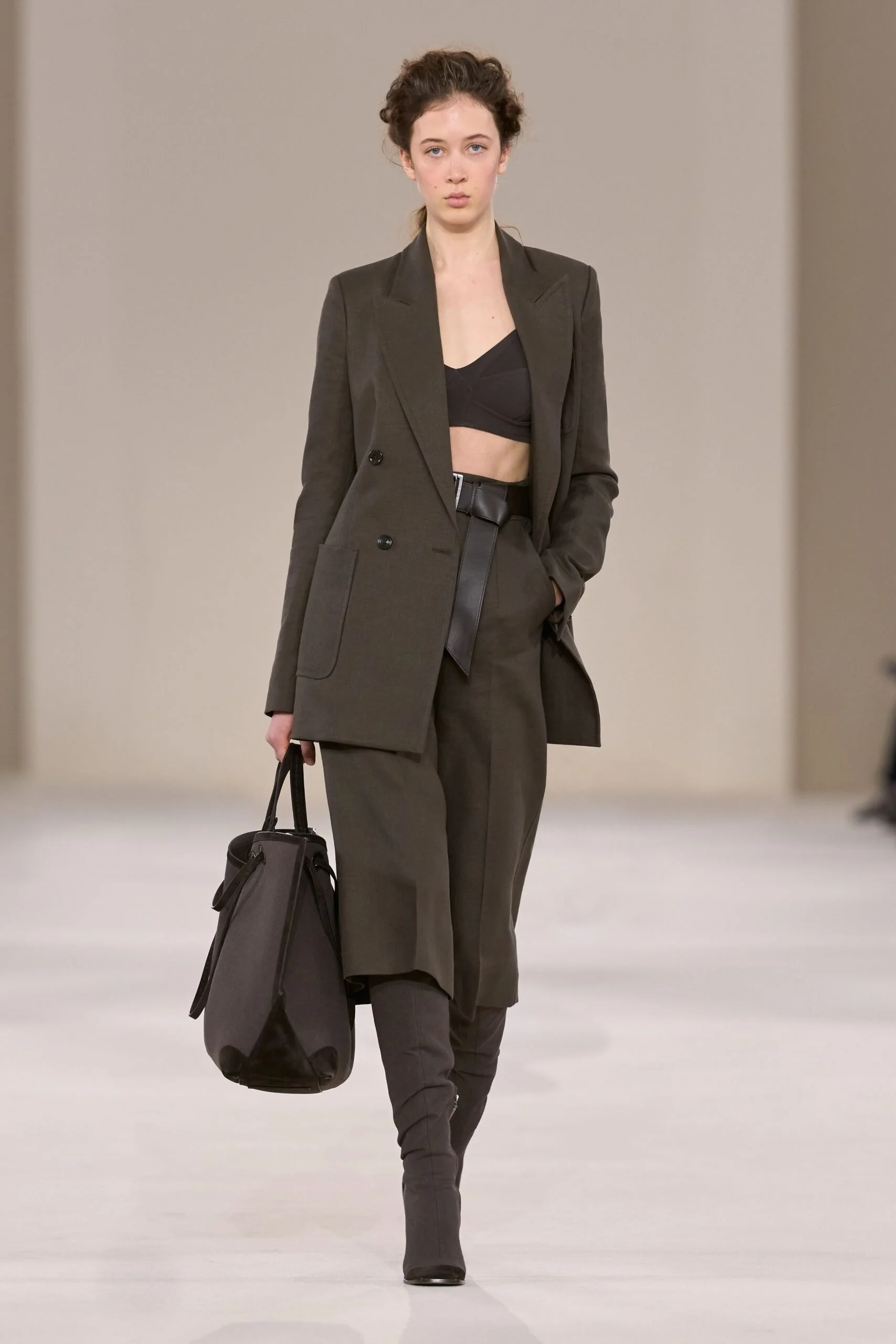 max-mara-spring-2027-ready-to-wear-look-19-scaled.jpg