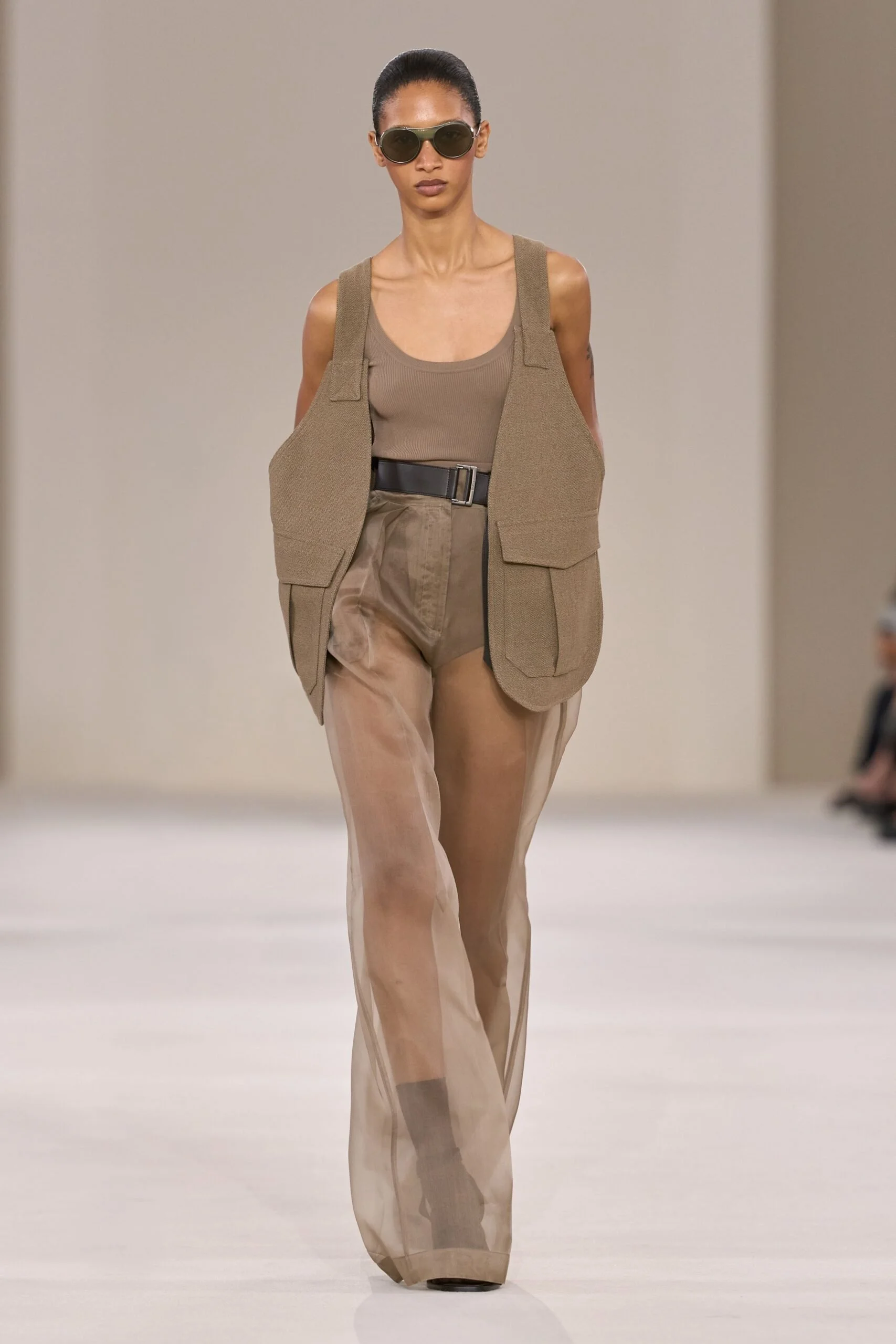 max-mara-spring-2027-ready-to-wear-look-18-scaled.jpg