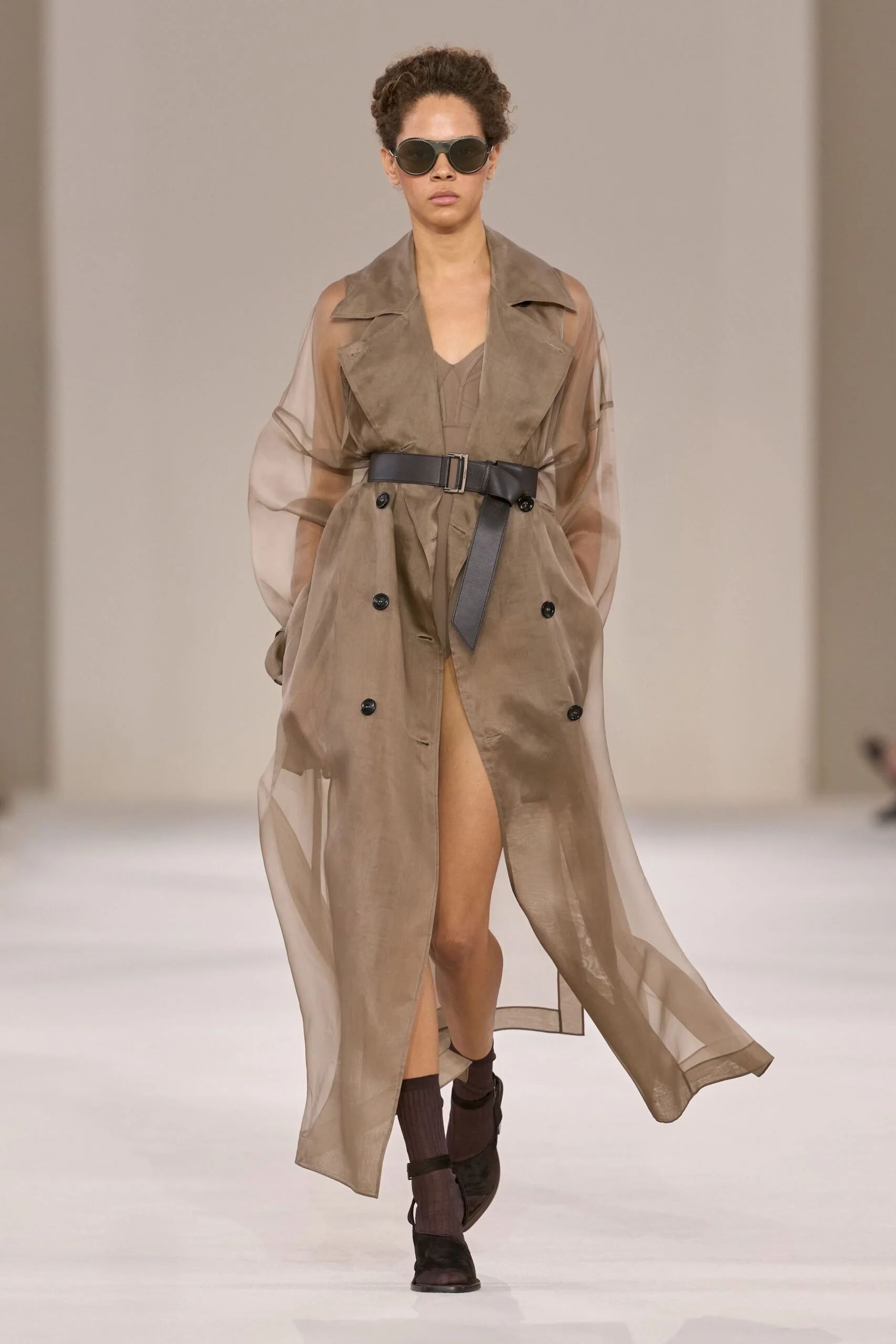 max-mara-spring-2027-ready-to-wear-look-20-scaled.jpg