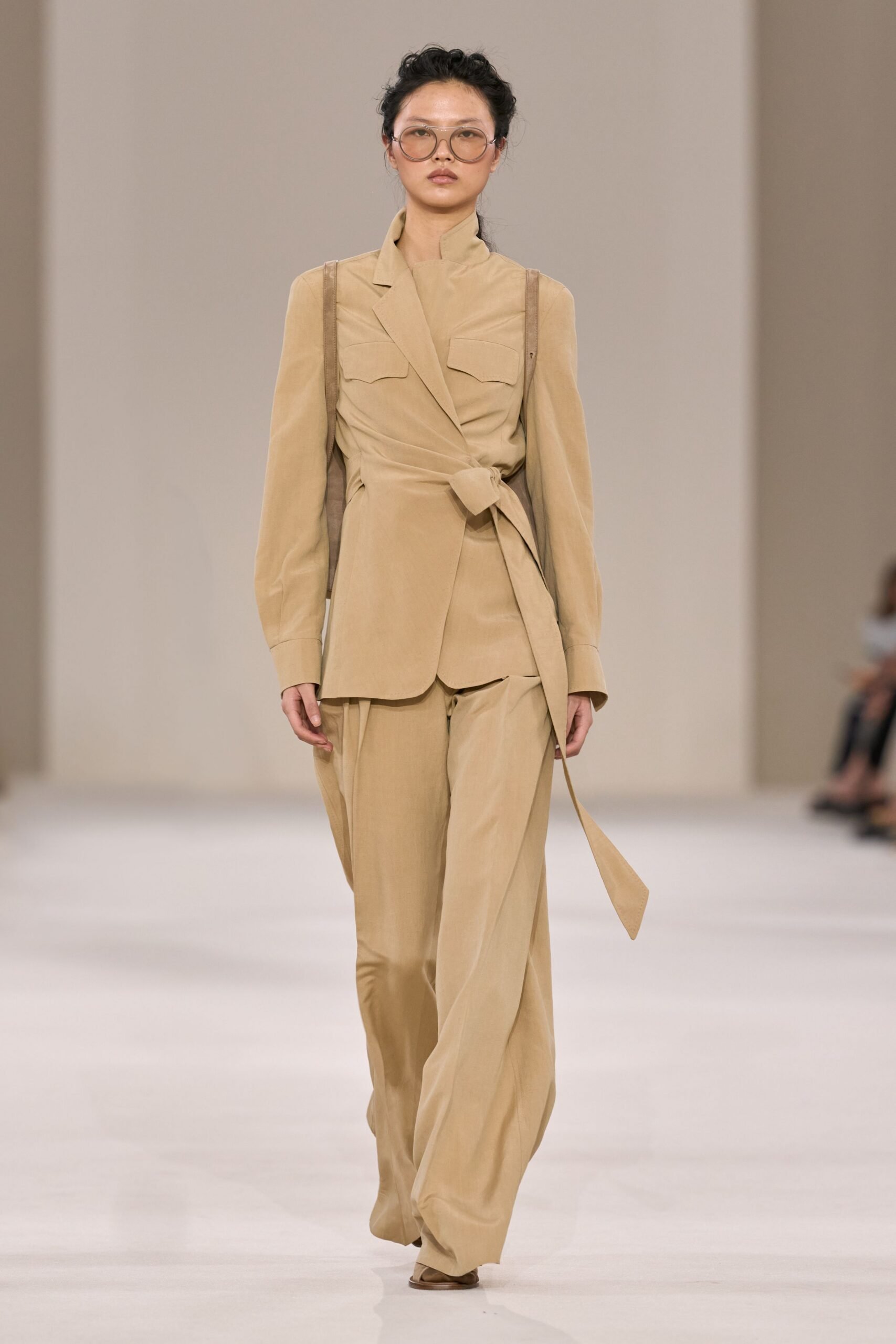 max-mara-spring-2027-ready-to-wear-look-35-scaled.jpg