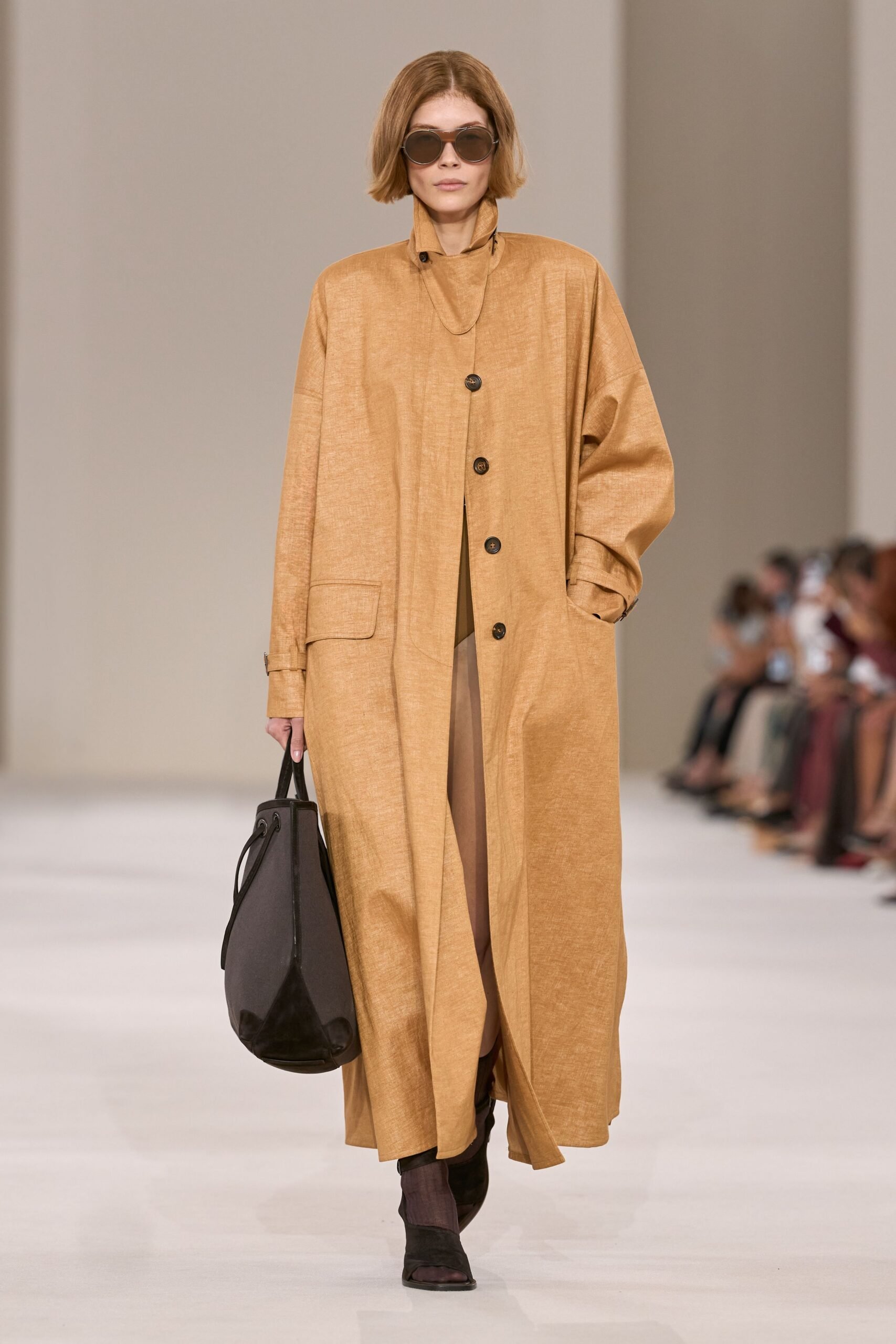 max-mara-spring-2027-ready-to-wear-look-39-scaled.jpg