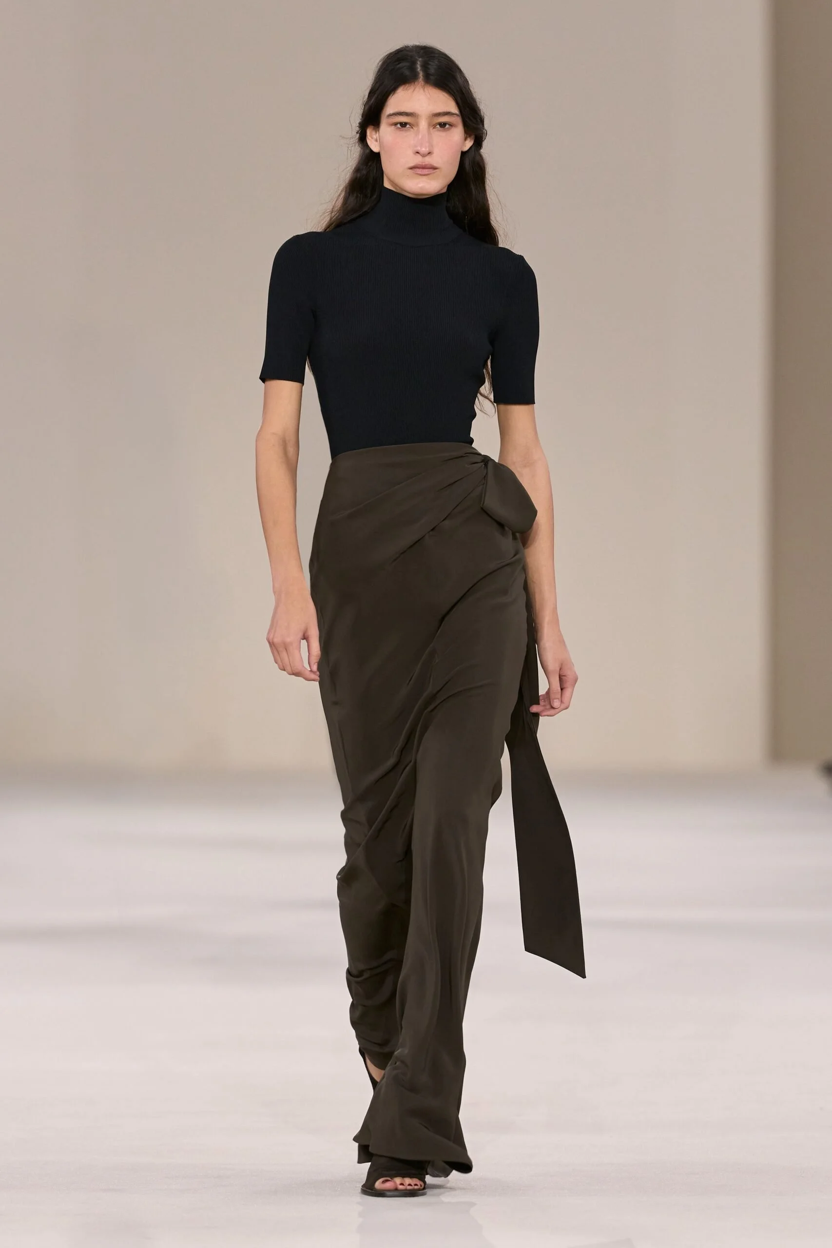 max-mara-spring-2027-ready-to-wear-look-41-scaled.jpg