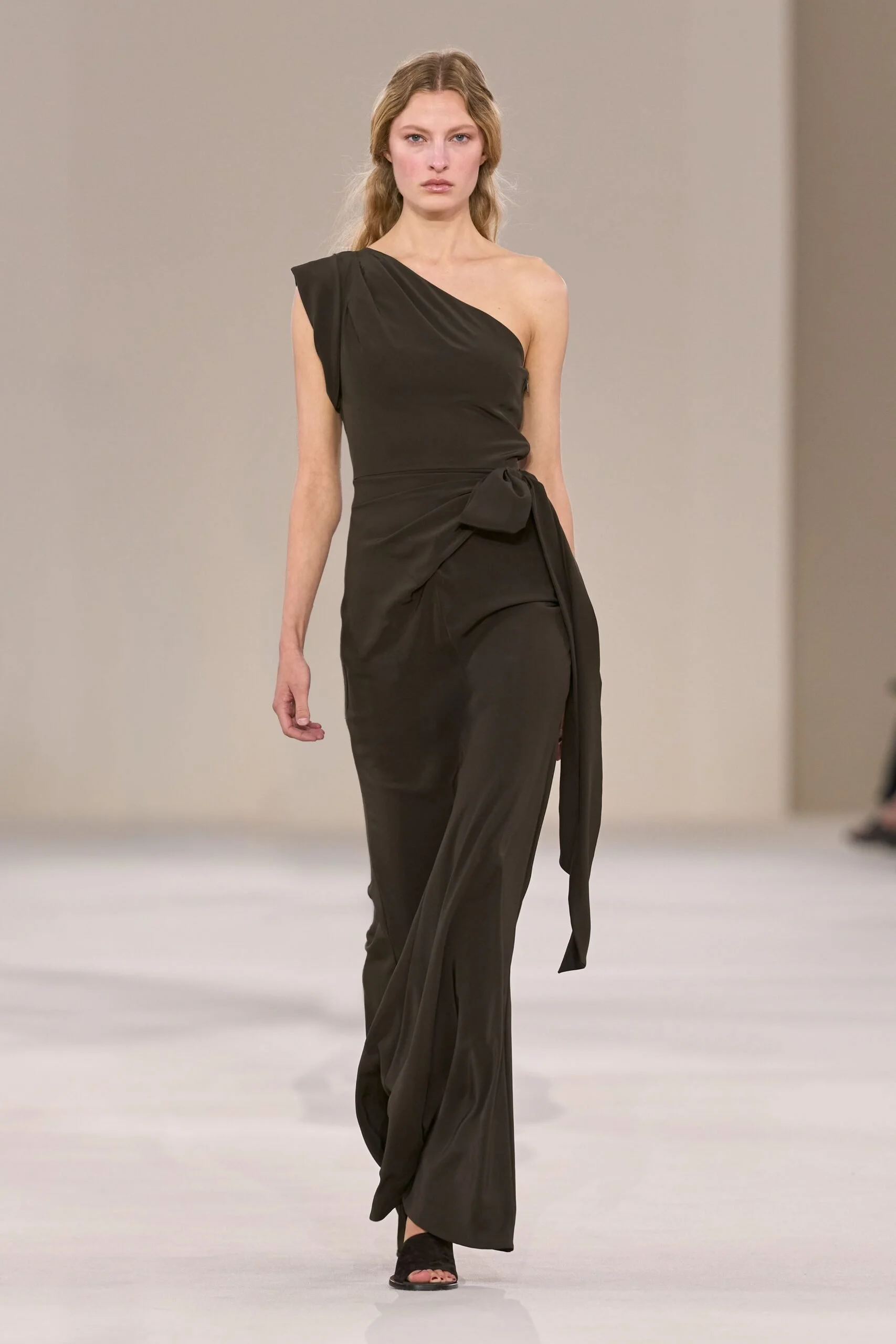 max-mara-spring-2027-ready-to-wear-look-42-scaled.jpg