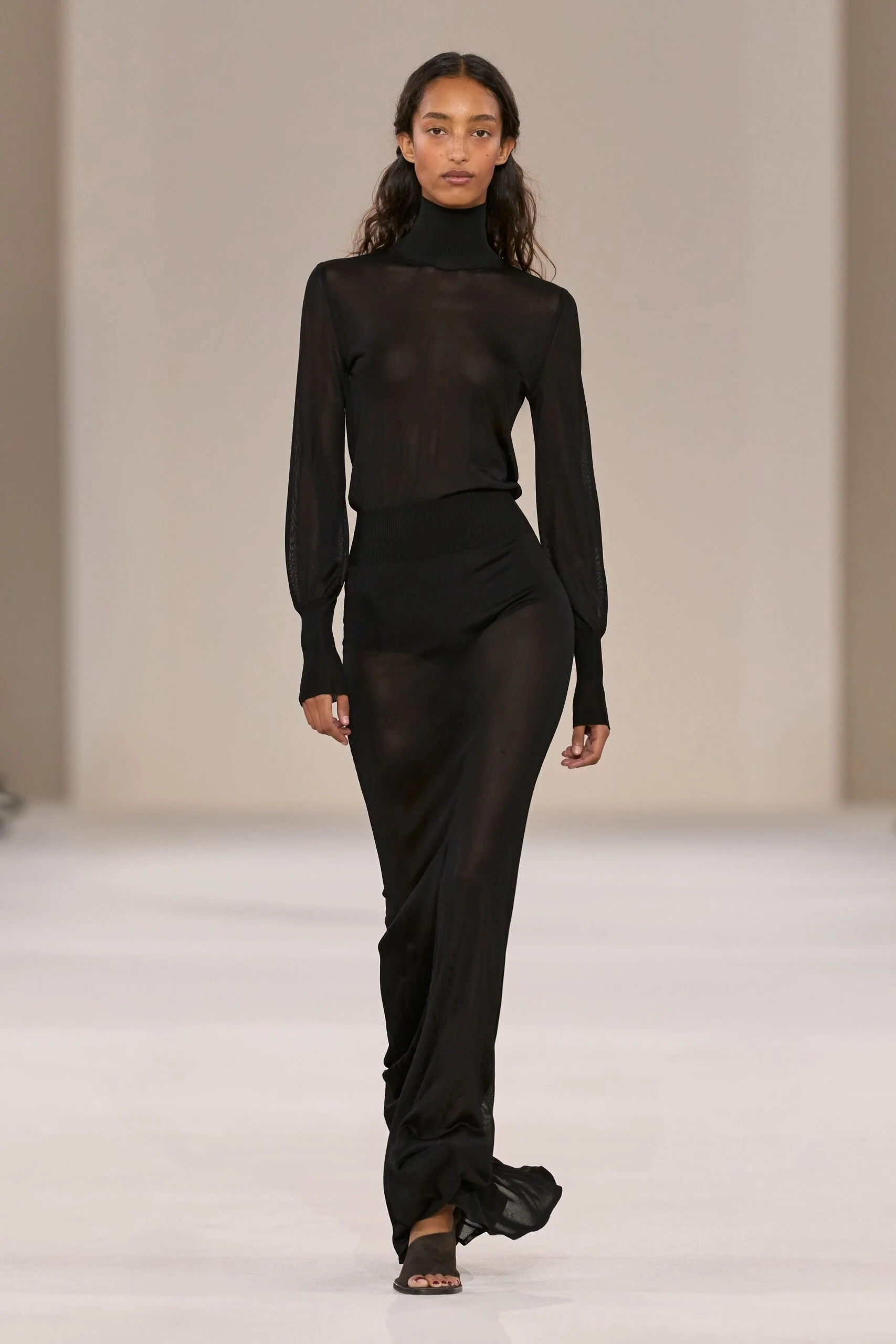 max-mara-spring-2027-ready-to-wear-look-47-scaled.jpg