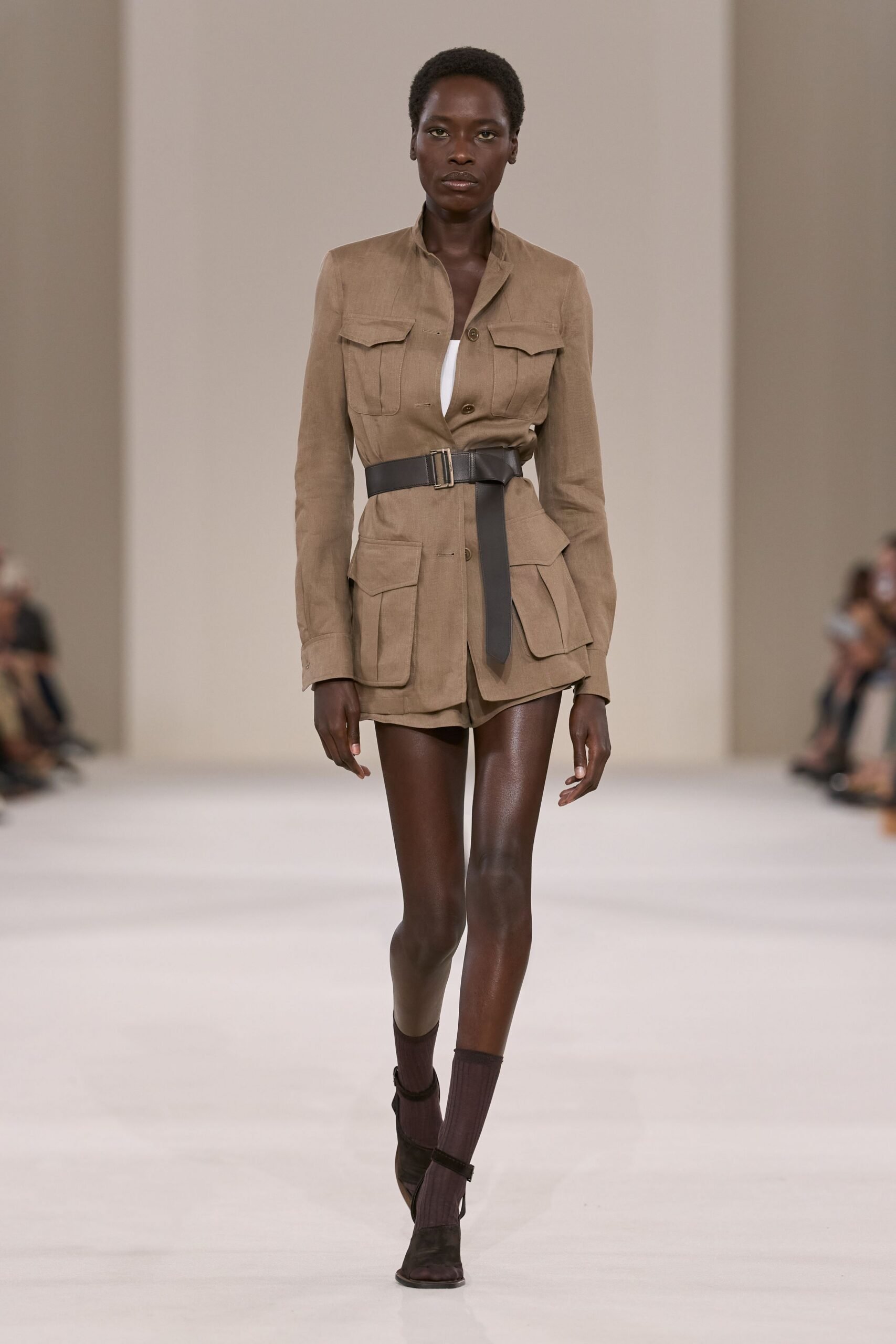 max-mara-spring-2027-ready-to-wear-look-02-scaled.jpg