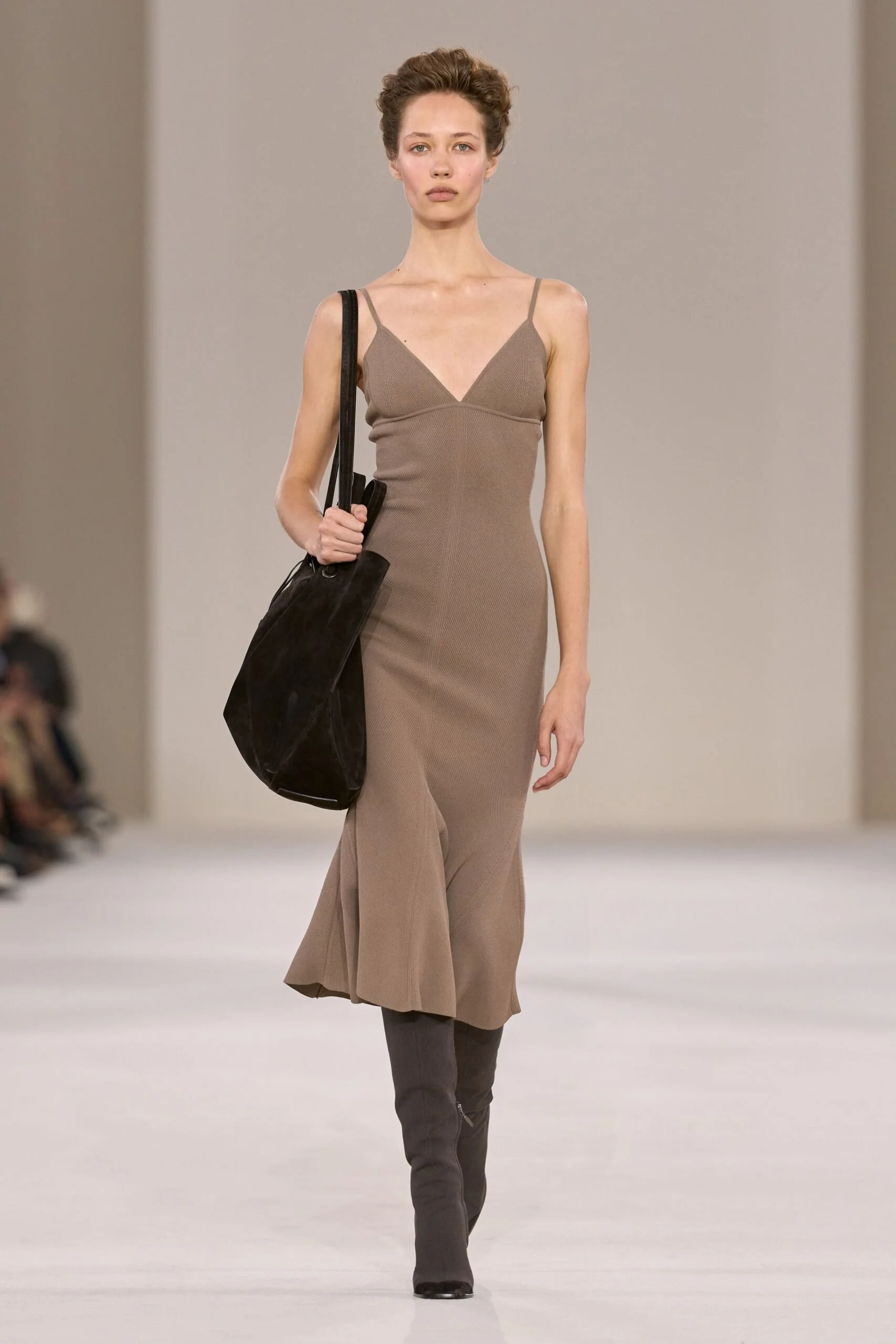 max-mara-spring-2027-ready-to-wear-look-04-scaled.jpg