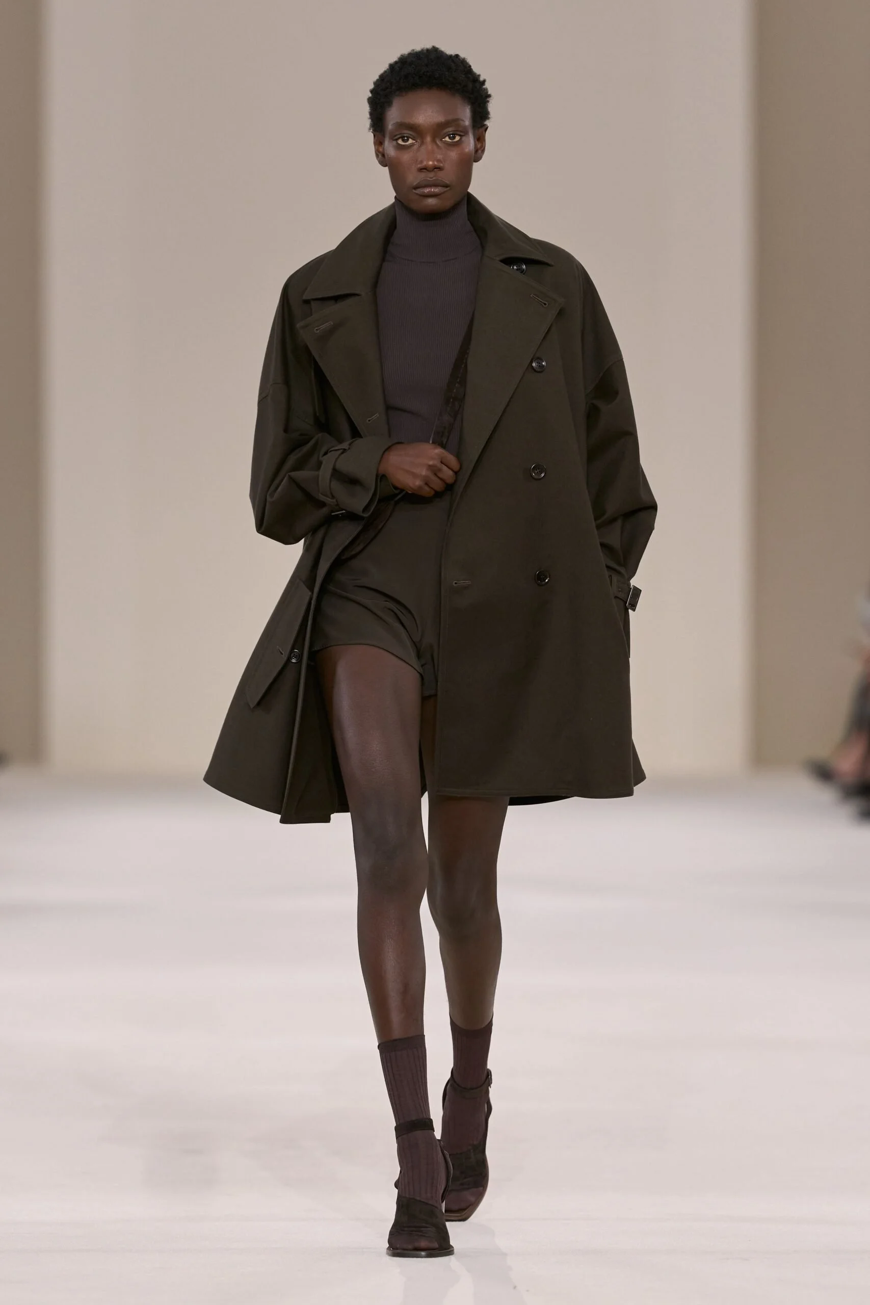 max-mara-spring-2027-ready-to-wear-look-11-scaled.jpg