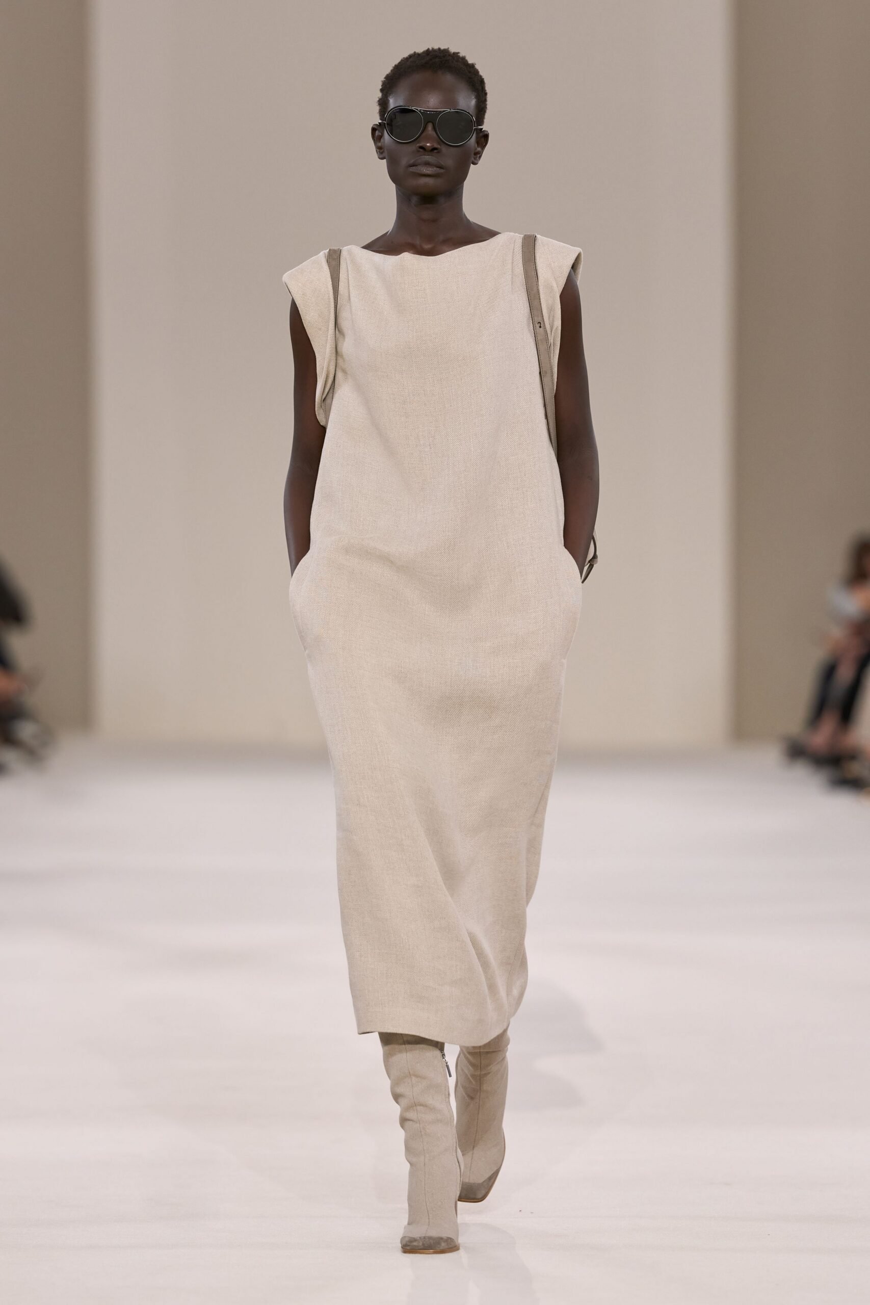max-mara-spring-2027-ready-to-wear-look-14-scaled.jpg