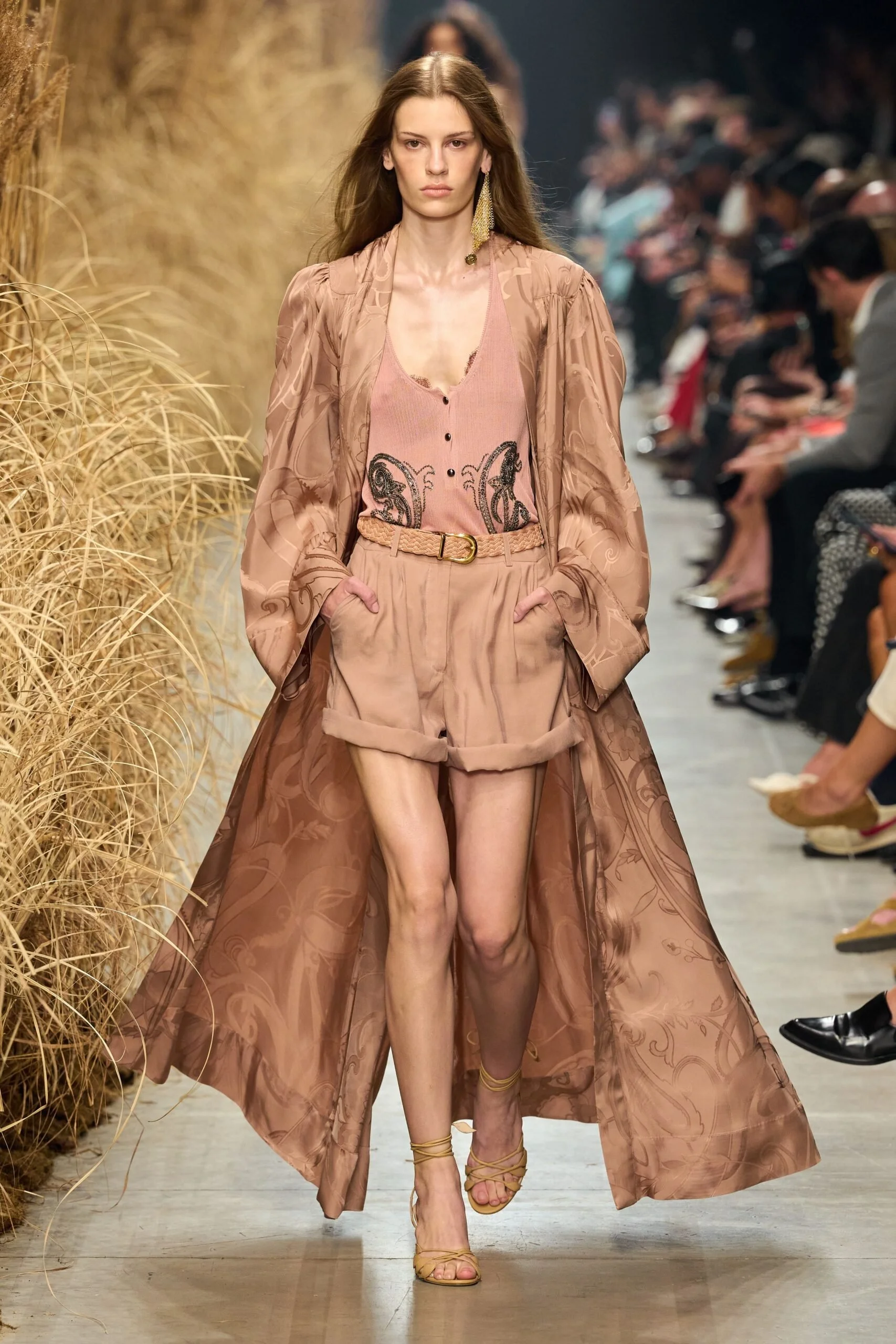 etro-spring-2027-ready-to-wear-look-02-scaled.jpg