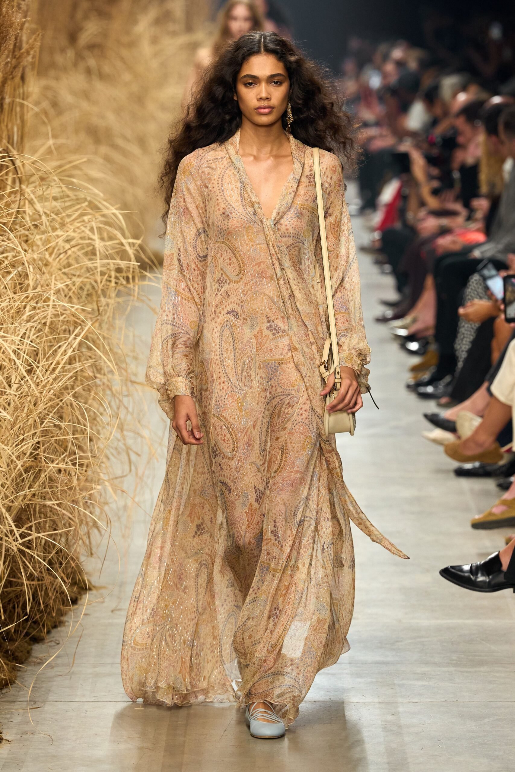 etro-spring-2027-ready-to-wear-look-03-scaled.jpg