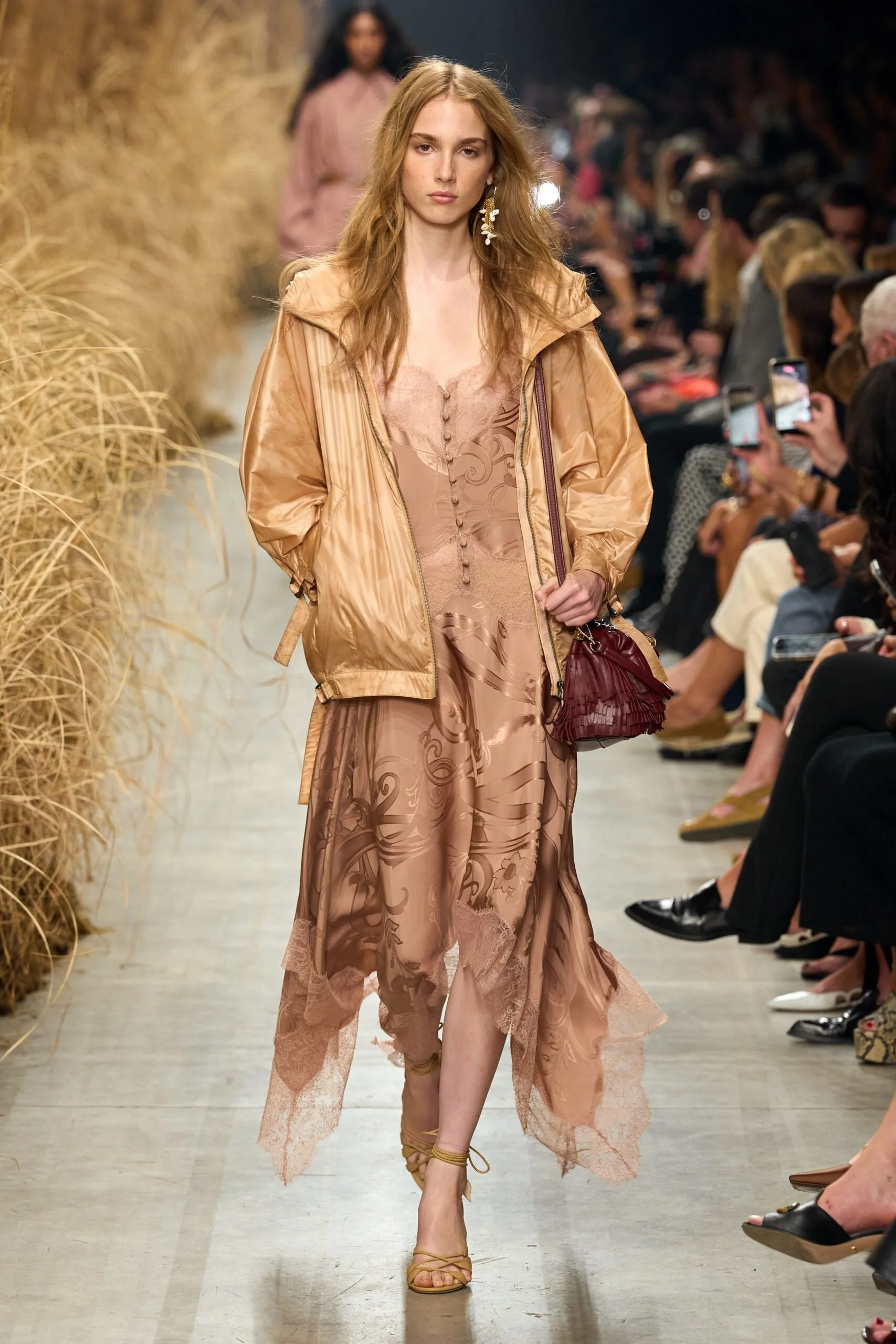 etro-spring-2027-ready-to-wear-look-04-scaled.jpg