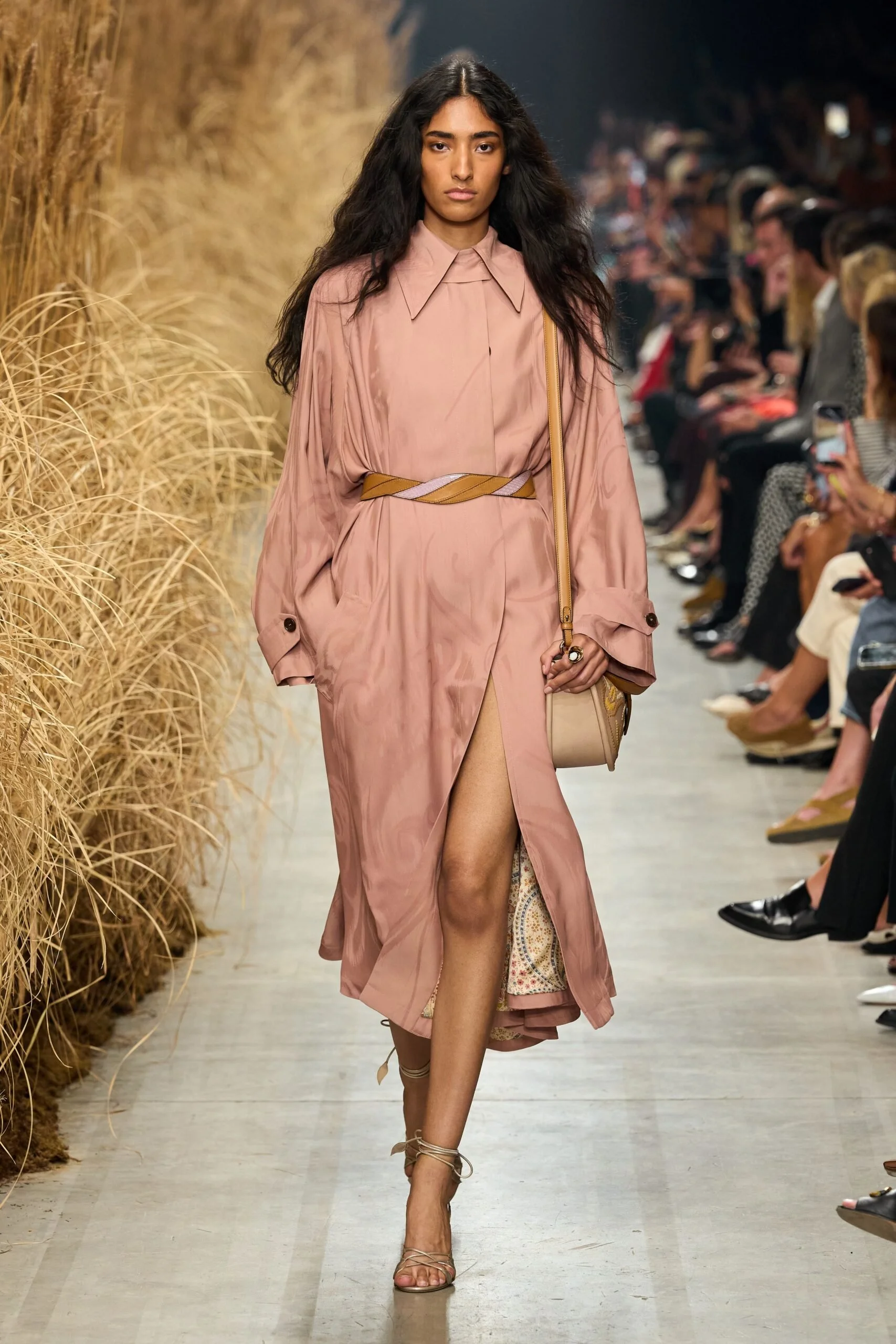 etro-spring-2027-ready-to-wear-look-05-scaled.jpg